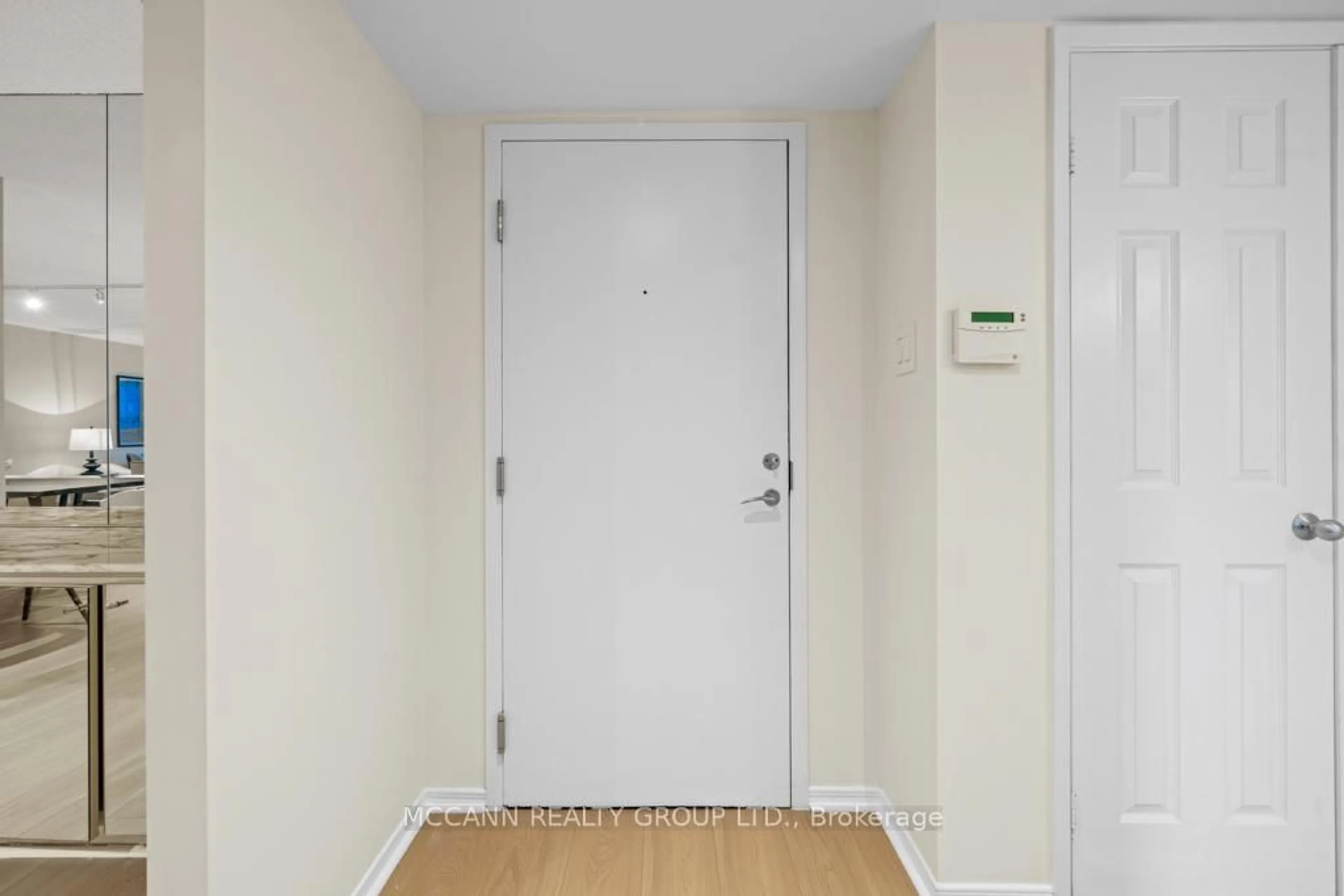 Indoor entryway for 360 Bloor St #301, Toronto Ontario M4W 3M3