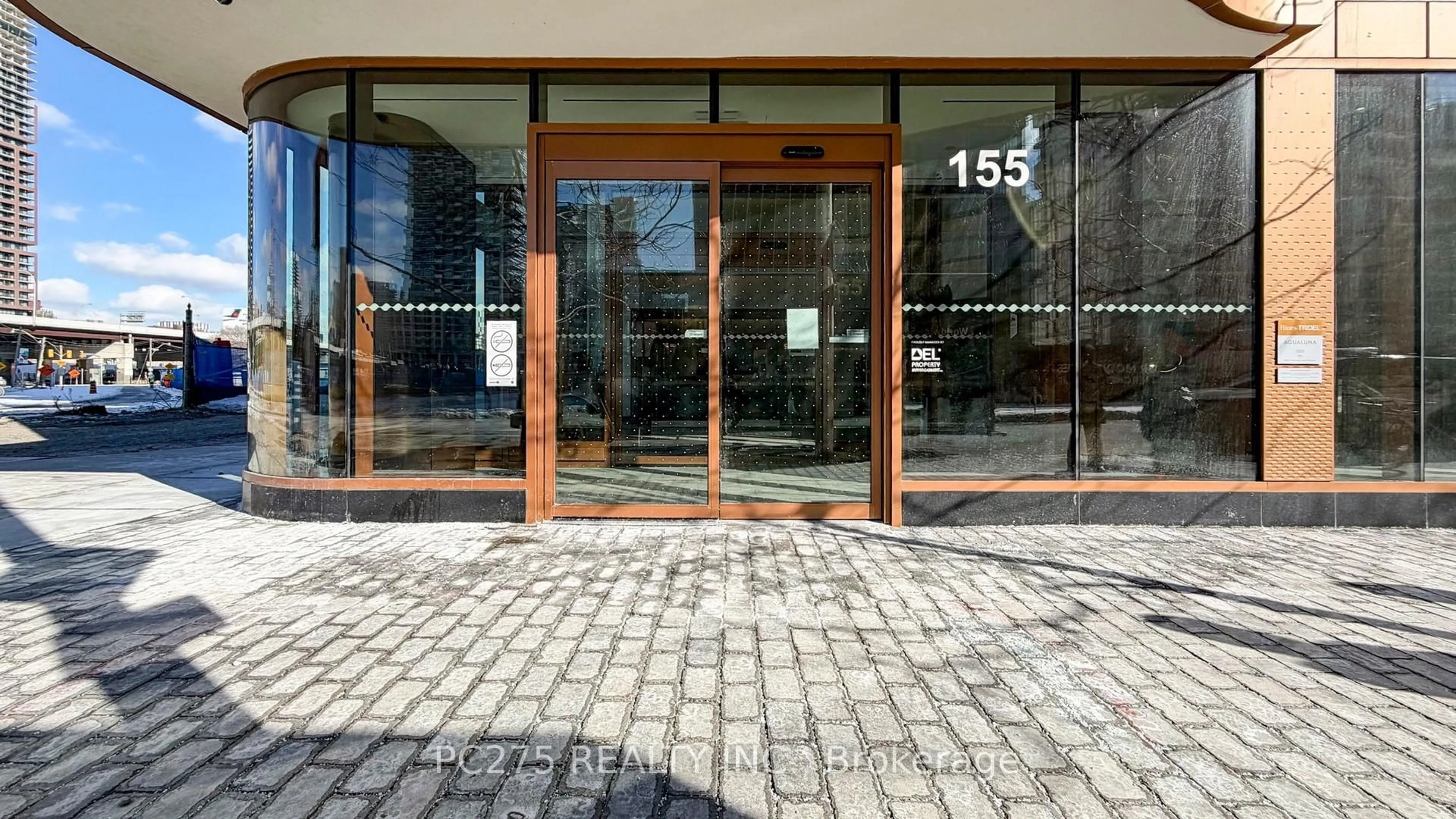 Indoor foyer for 155 Merchants' Wharf #325, Toronto Ontario M5A 0Y4