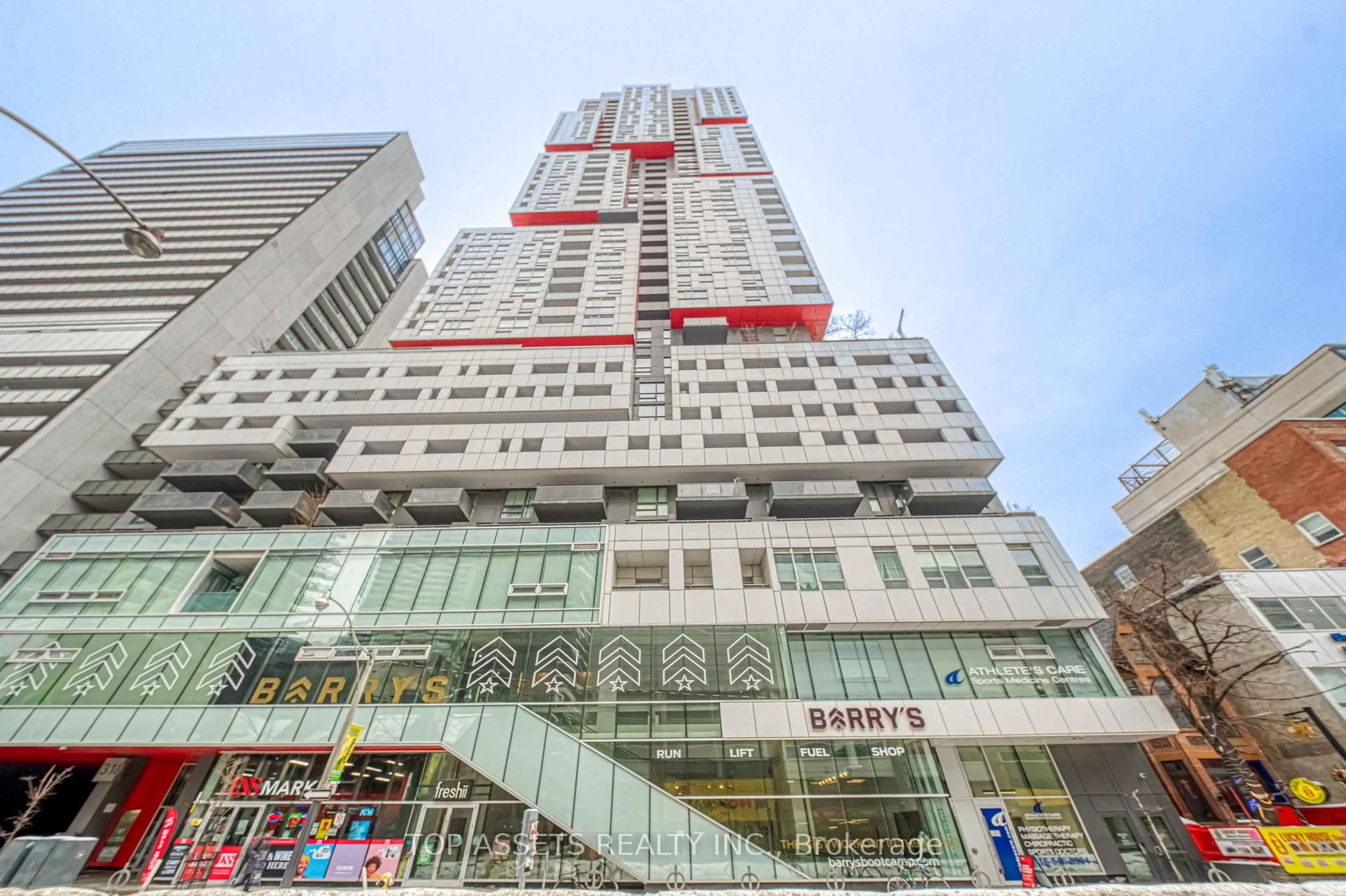 Indoor foyer for 318 Richmond St #3006, Toronto Ontario M5V 0B4