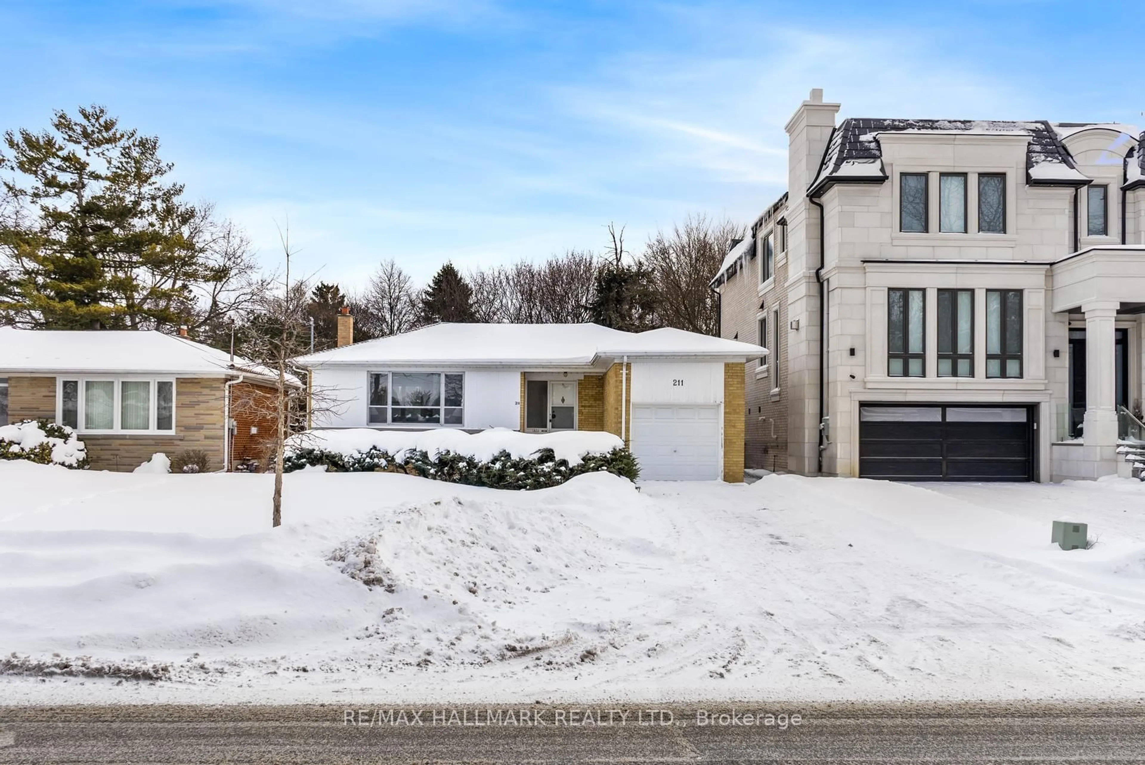 Unknown for 211 Newton Dr, Toronto Ontario M2M 2P2