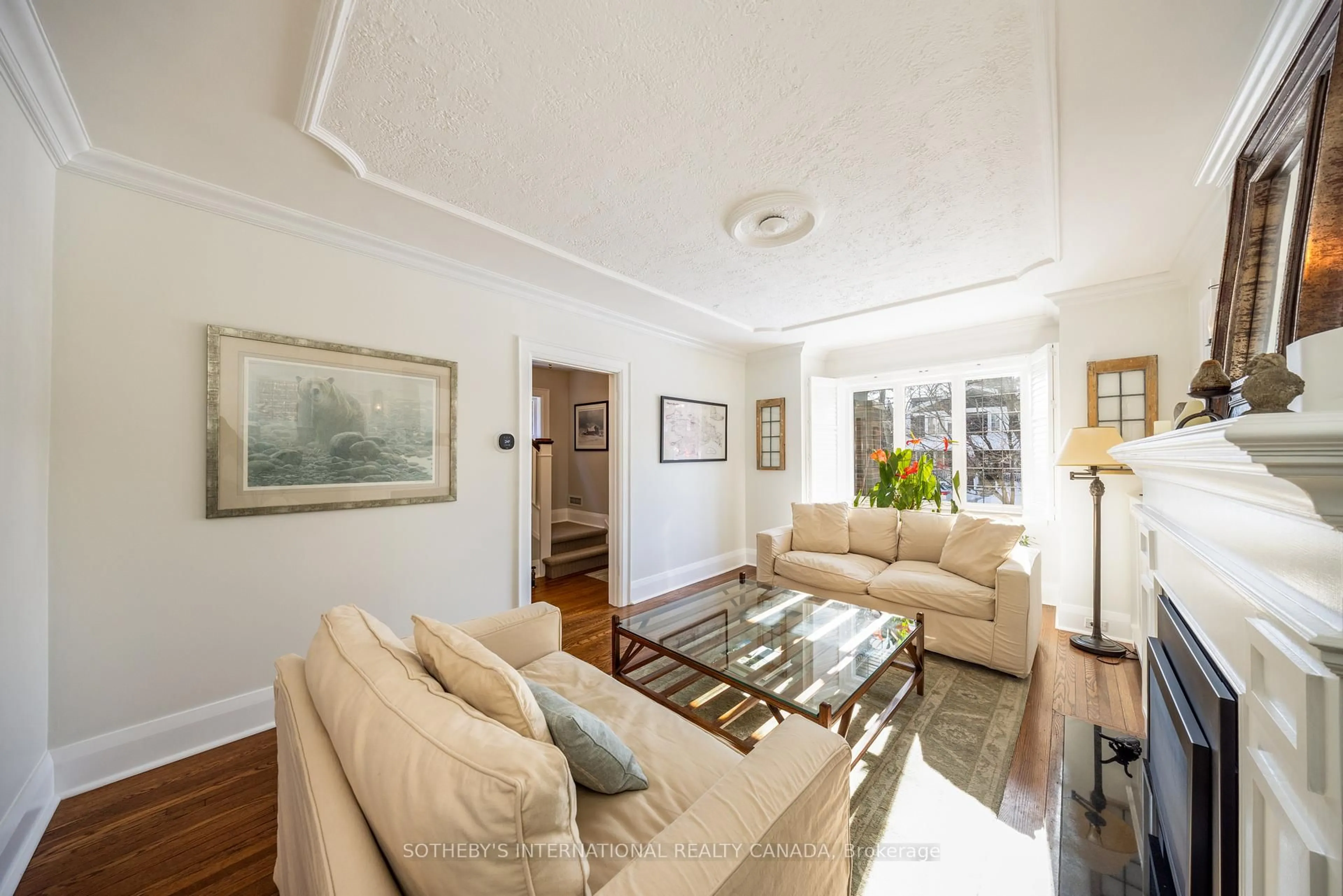 Living room with furniture, unknown for 190 Snowdon Ave, Toronto Ontario M4N 2B2