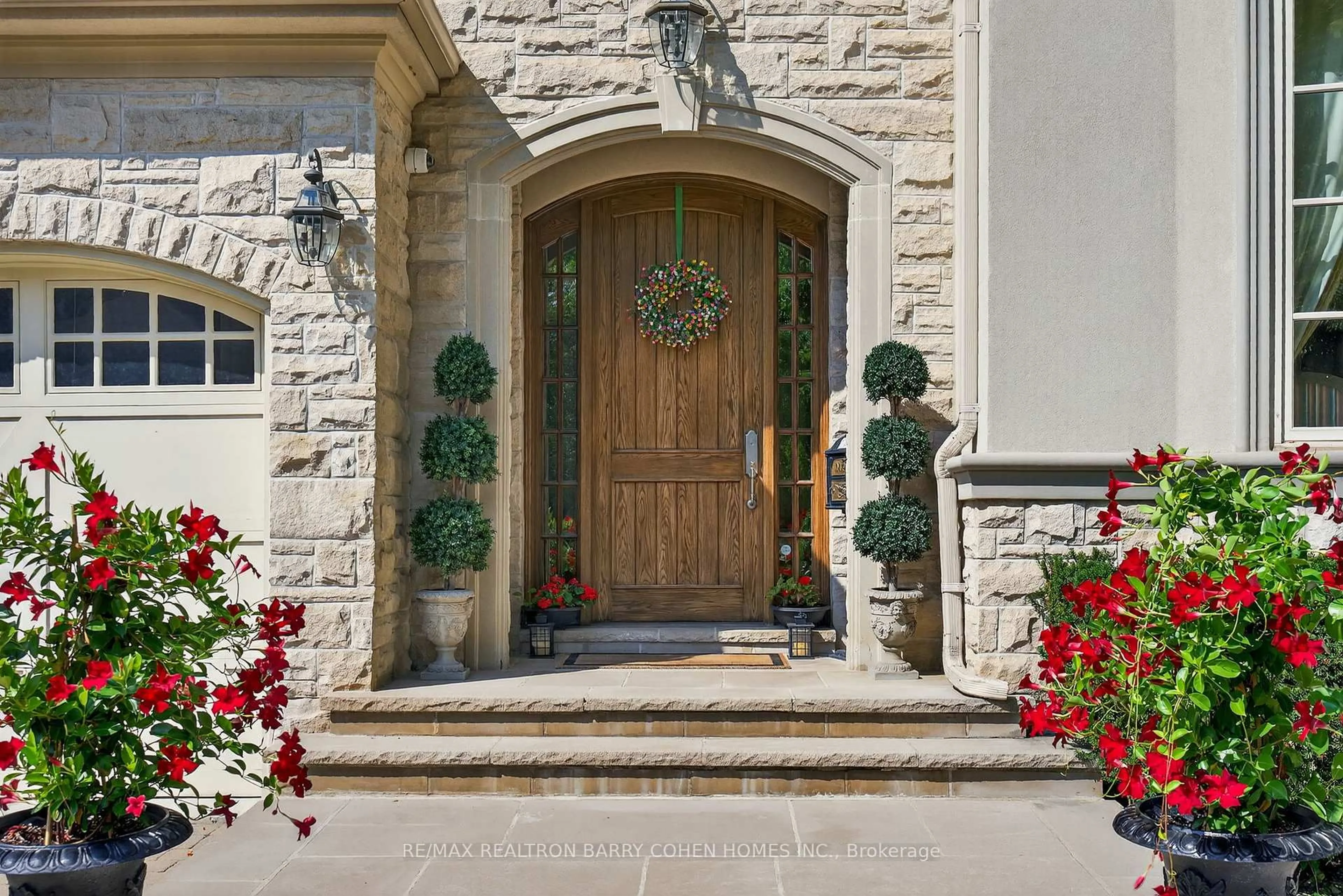 Indoor entryway for 80 Owen Blvd, Toronto Ontario M2P 1G3