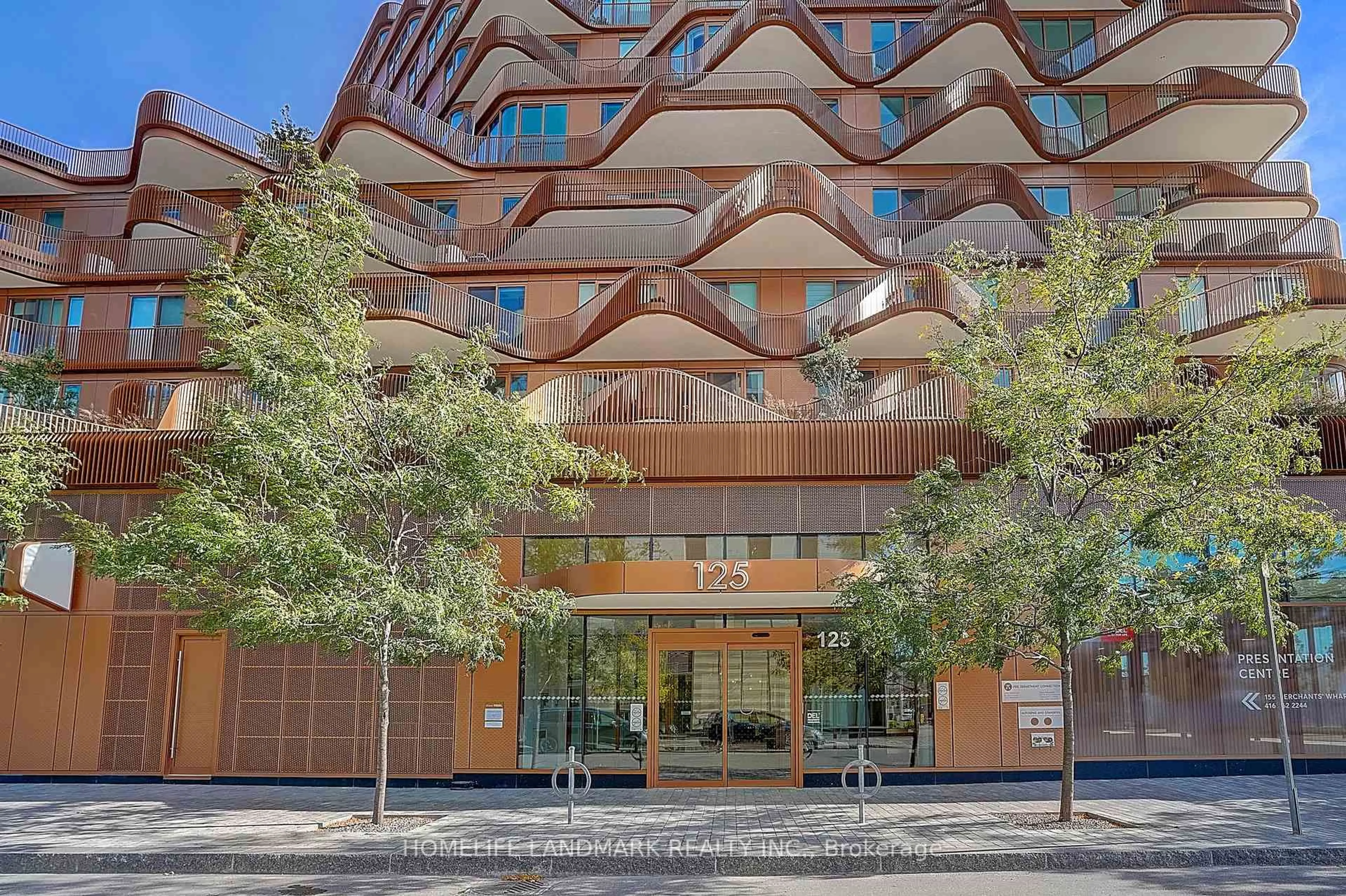 Indoor foyer for 155 Merchants' Wharf #1122, Toronto Ontario M5A 0Y4