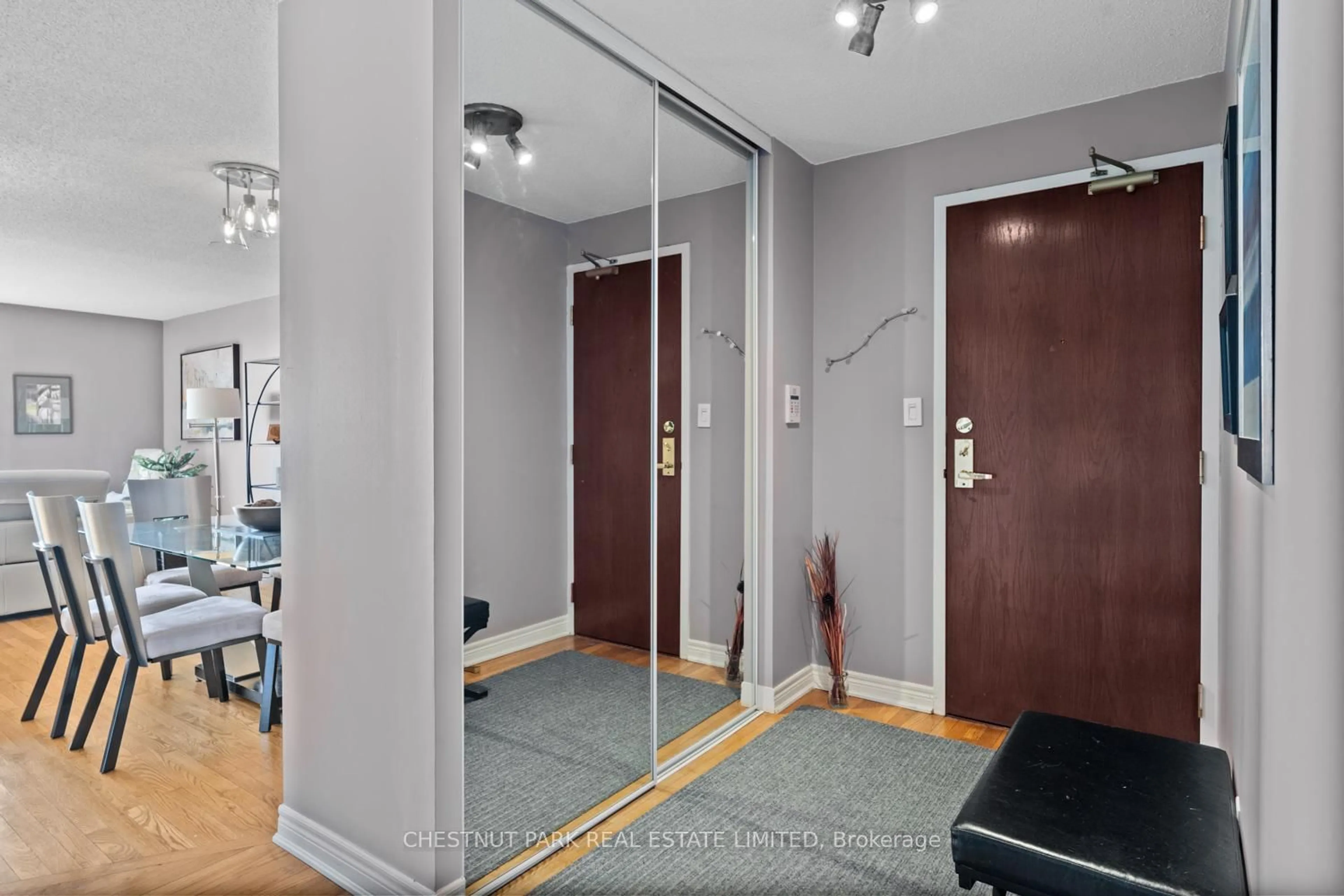 Indoor foyer for 35 Merton St #1606, Toronto Ontario M4S 3G4
