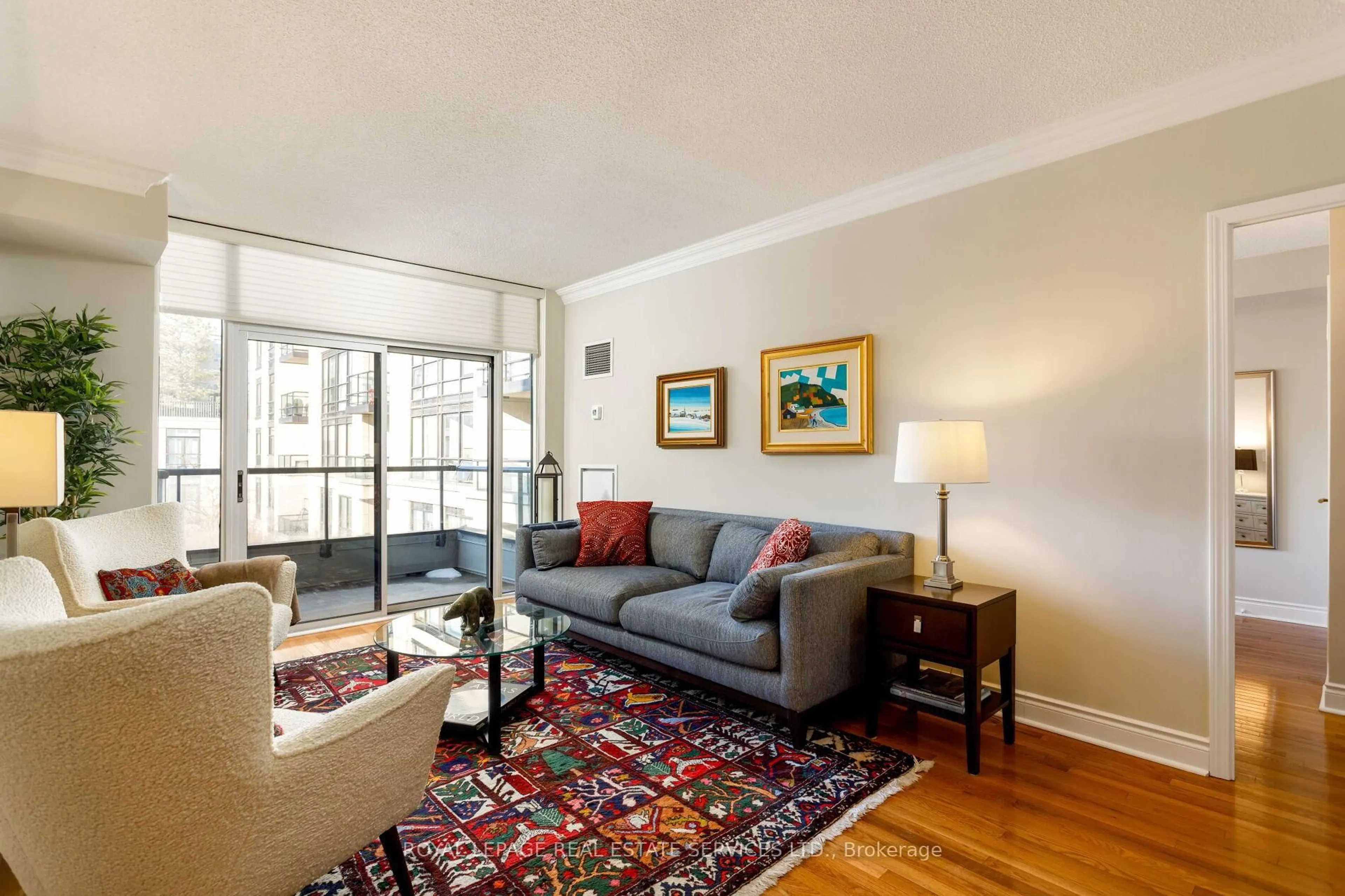 Living room with furniture, carpet floor for 10 Delisle Ave #308, Toronto Ontario M4V 3C6