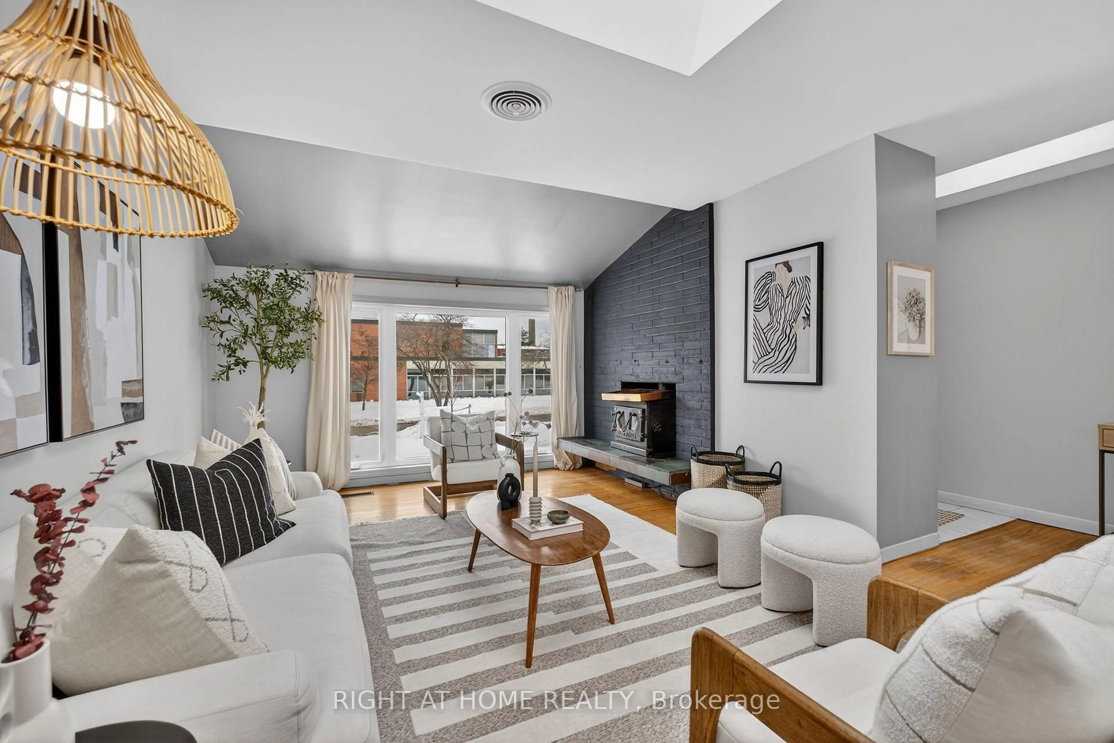 Living room with furniture, unknown for 30 Ptarmigan Cres, Toronto Ontario M3A 1W3