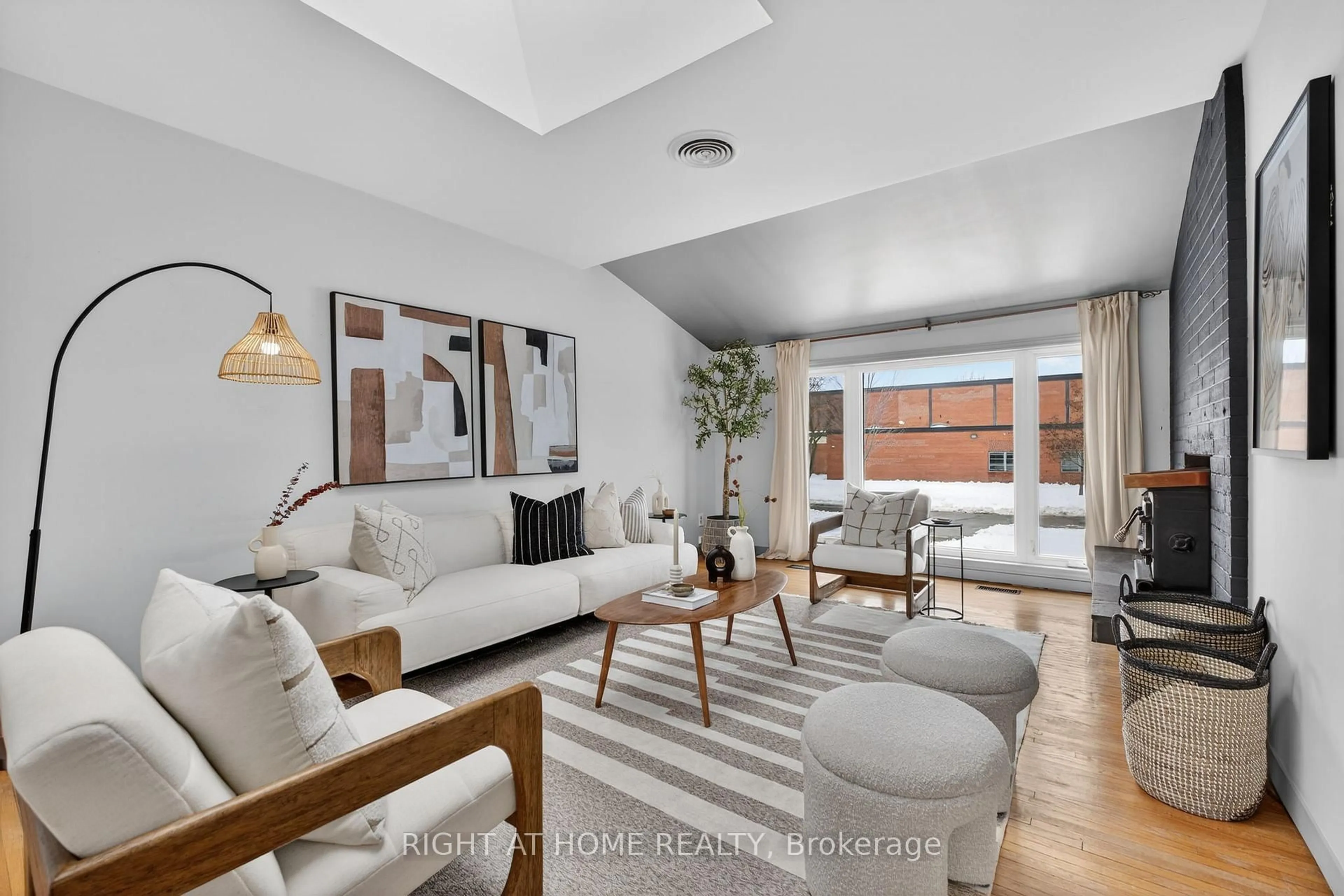 Living room with furniture, unknown for 30 Ptarmigan Cres, Toronto Ontario M3A 1W3