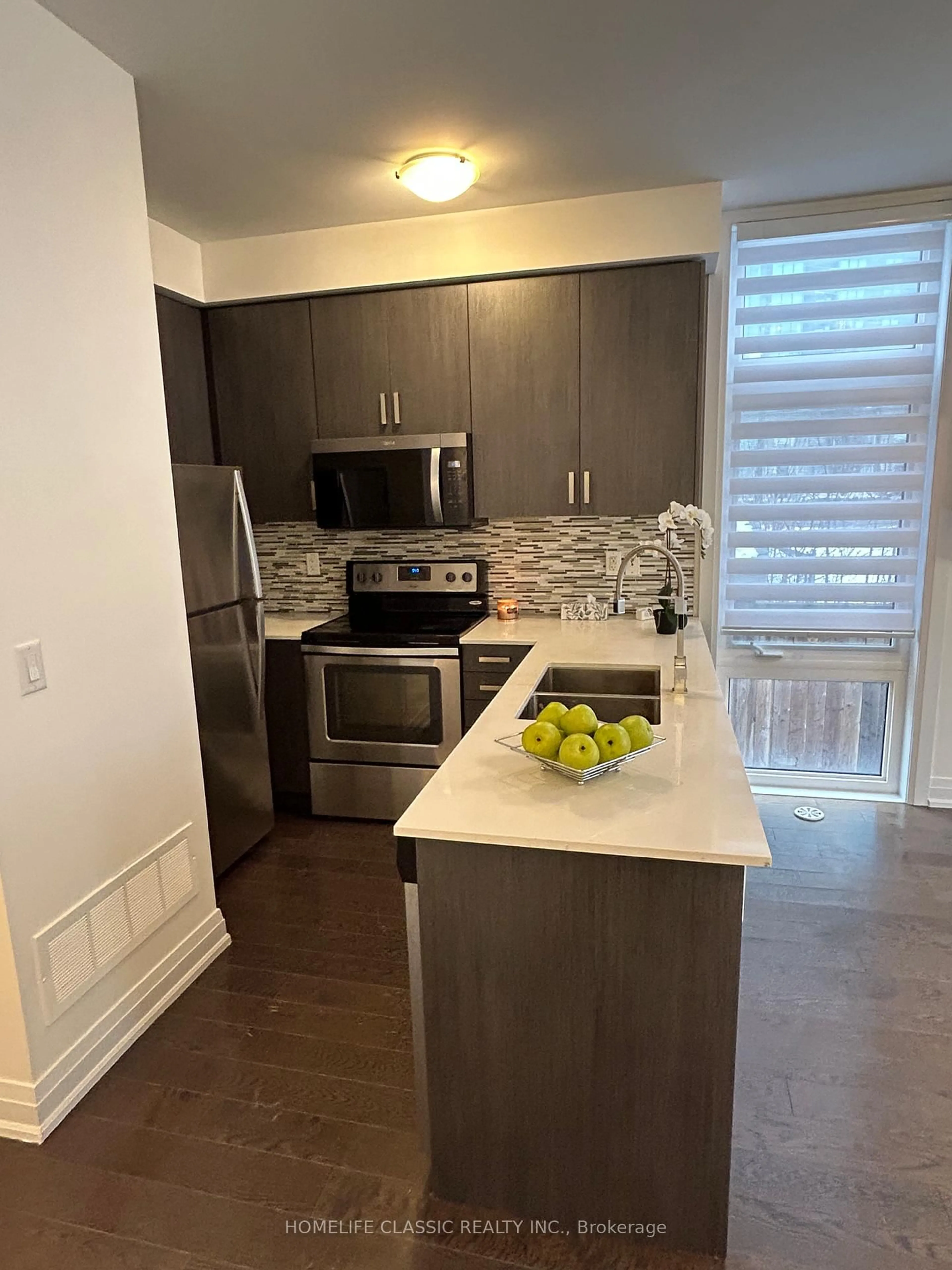 Standard kitchen, unknown for 11 Eldora Ave #9, Toronto Ontario M2M 0B5