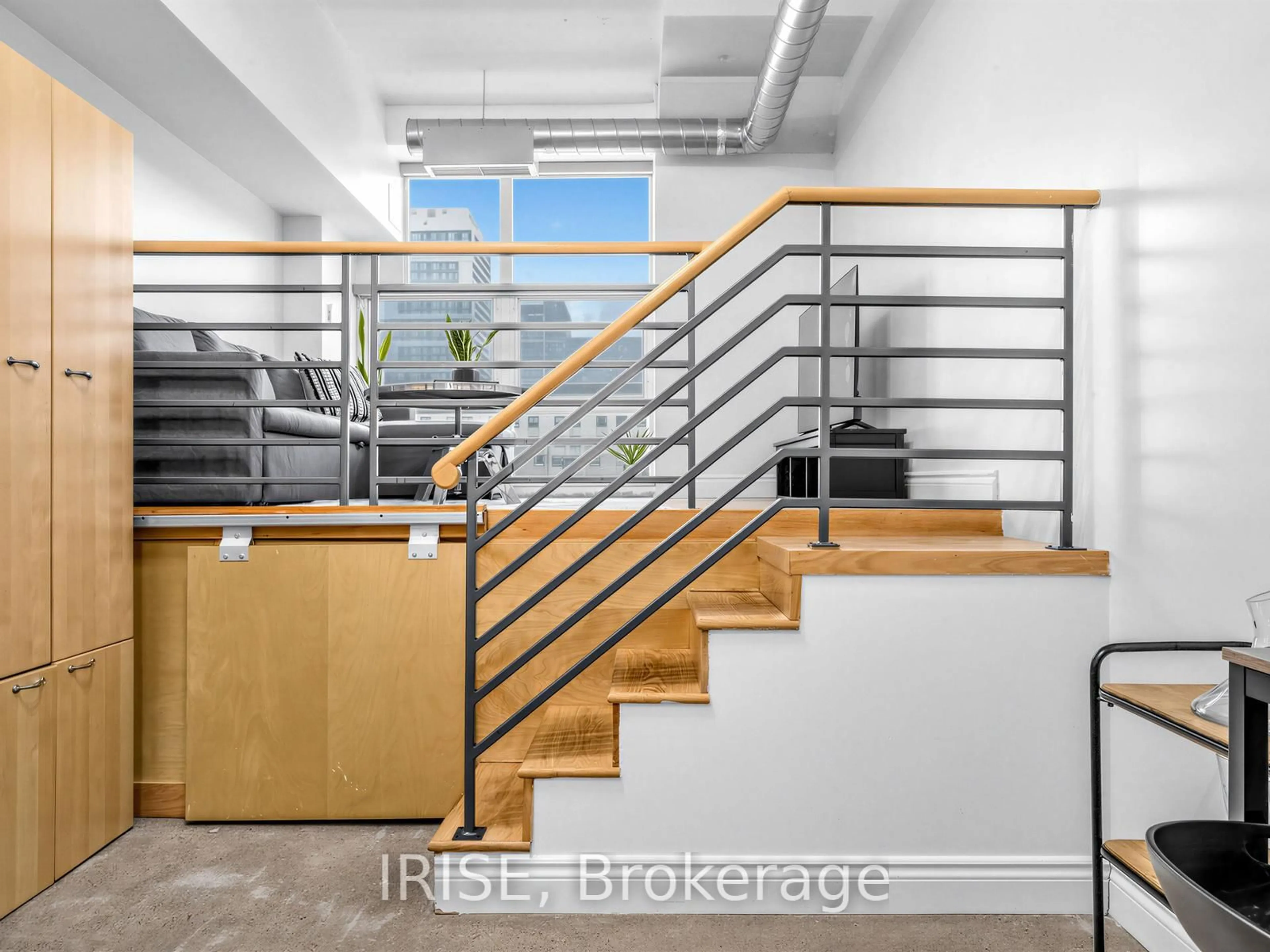 Indoor entryway for 155 Dalhousie St #718, Toronto Ontario M5B 2P7