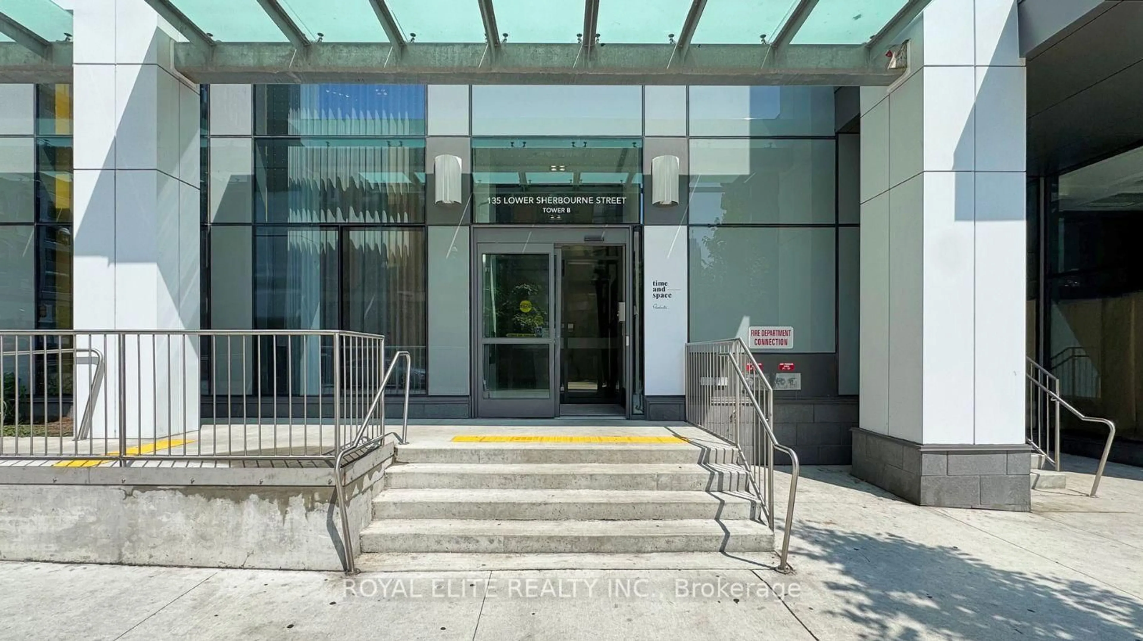 Indoor foyer for 135 Lower Sherbourne St #LPH2925, Toronto Ontario M5A 1Y4
