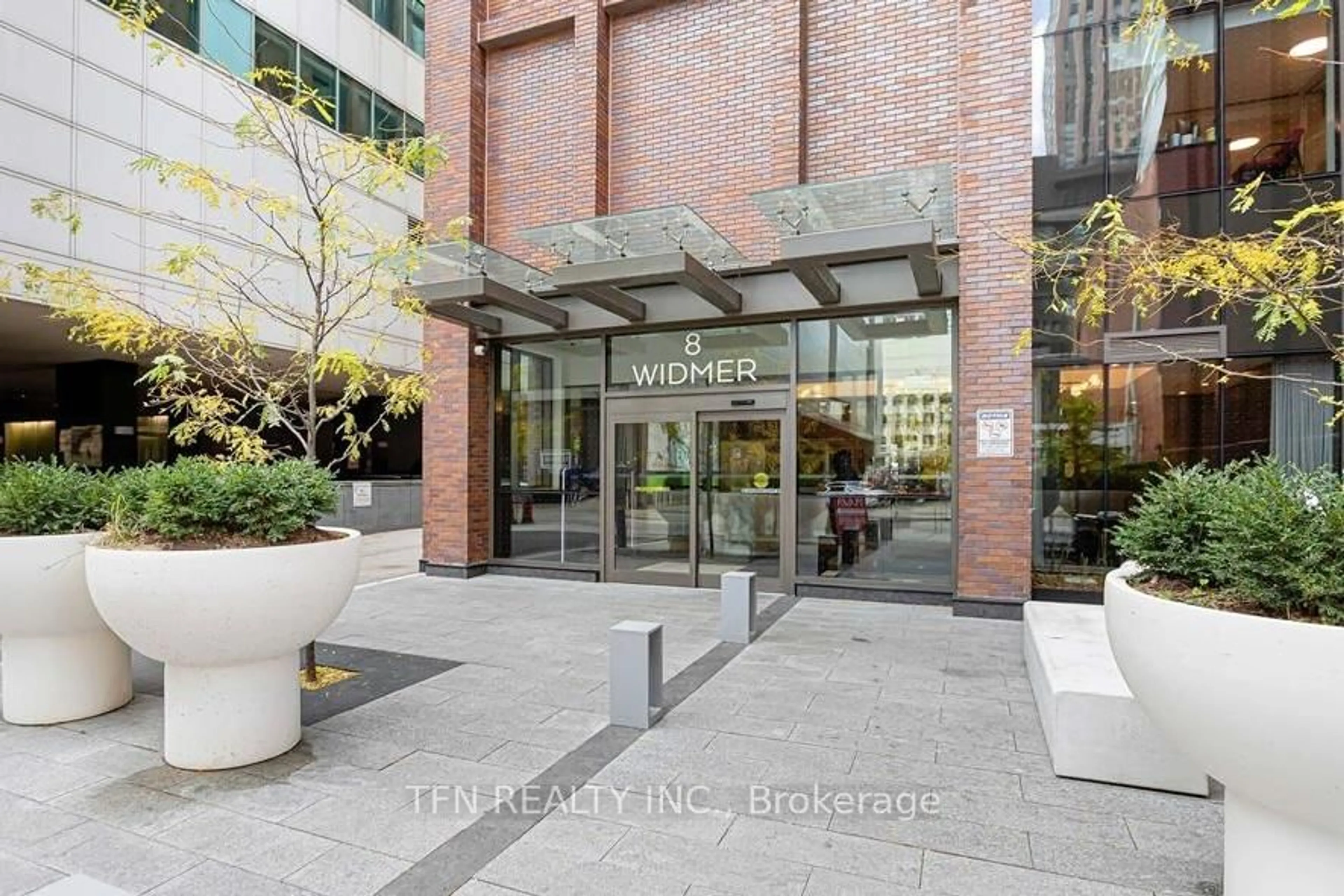 Indoor foyer for 8 Widmer St #2005, Toronto Ontario M5V 0W6