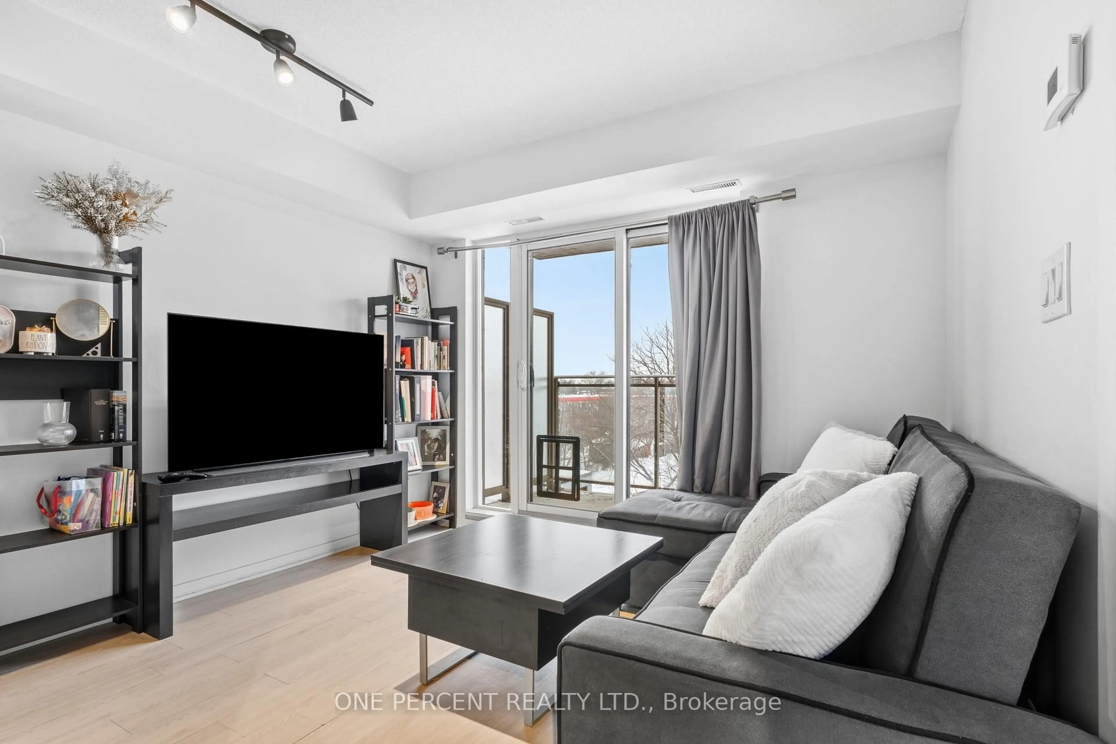 Living room with furniture, unknown for 801 Sheppard Ave #511, Toronto Ontario M3H 0A8