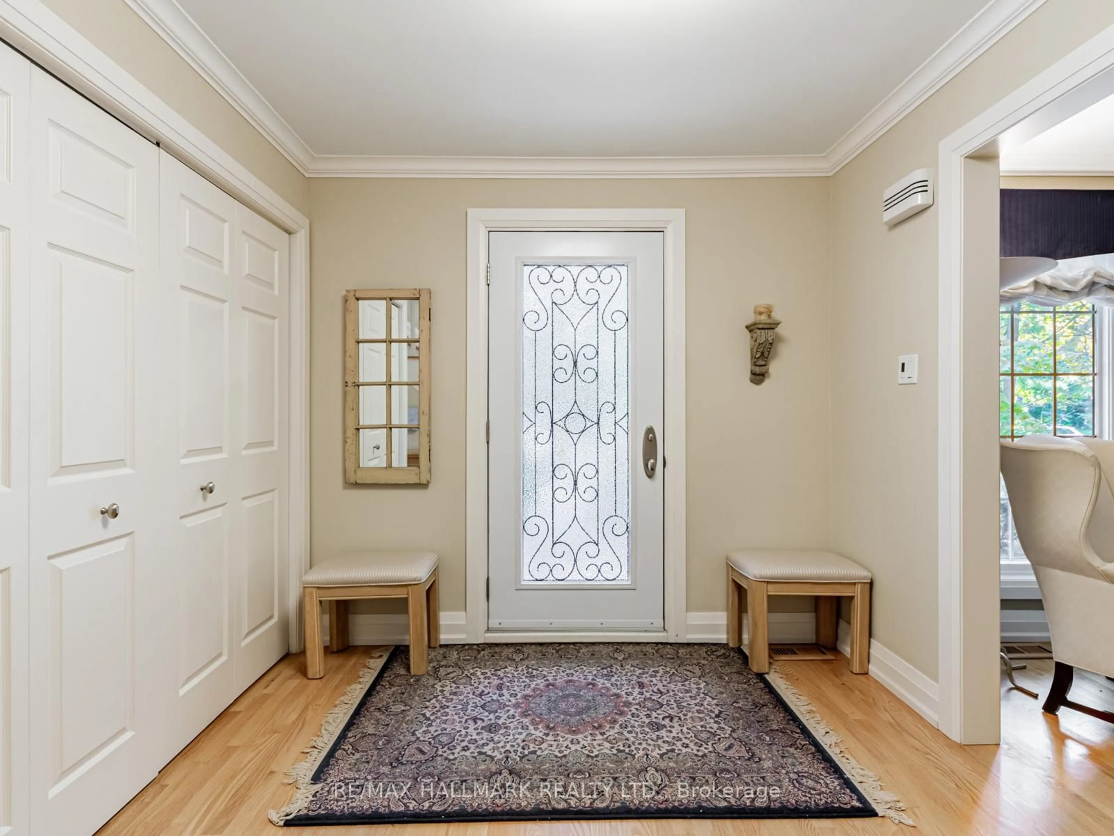 Indoor entryway for 88 Ames Circ, Toronto Ontario M3B 3C1