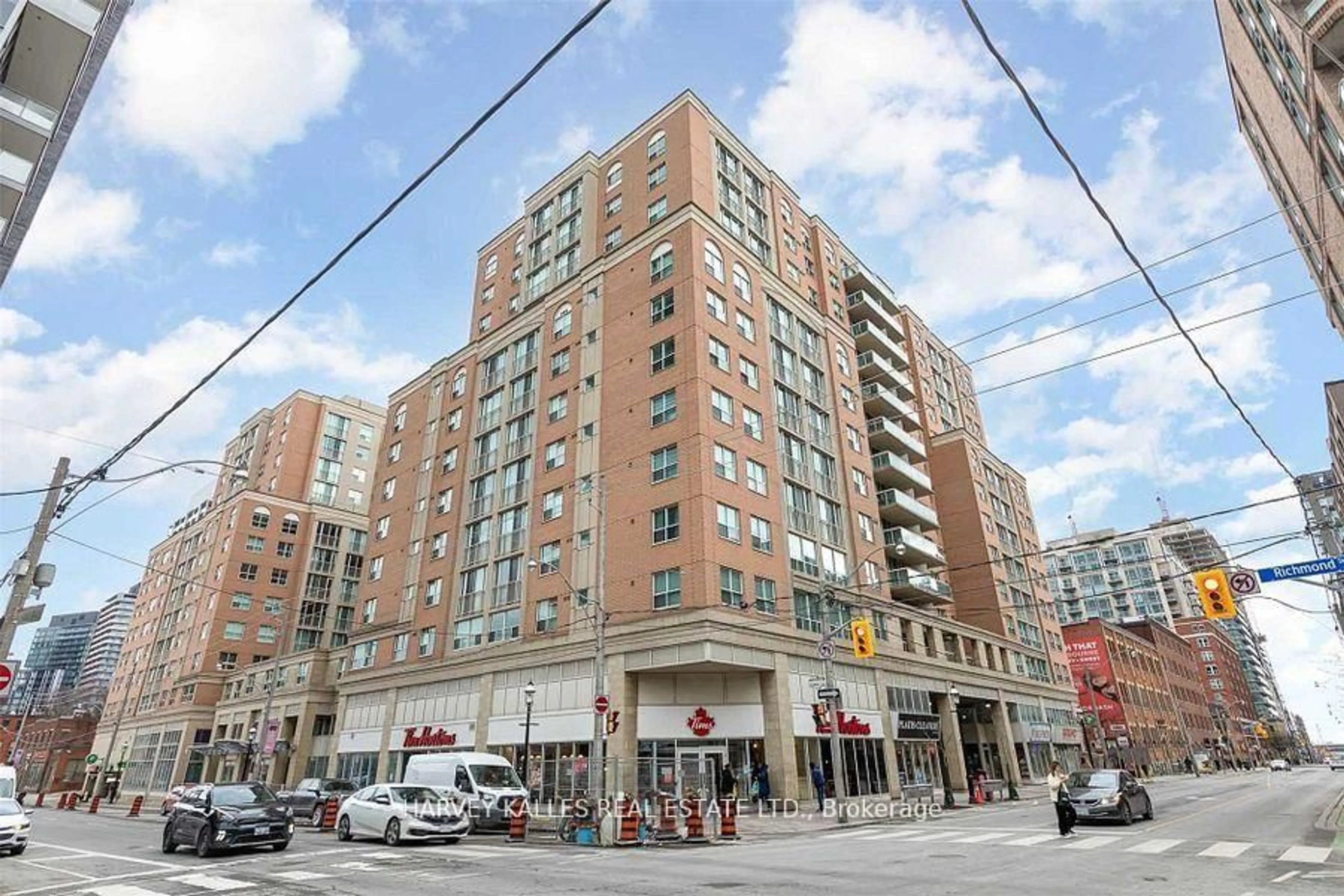 Patio, building for 323 Richmond St #1405, Toronto Ontario M5A 4R3