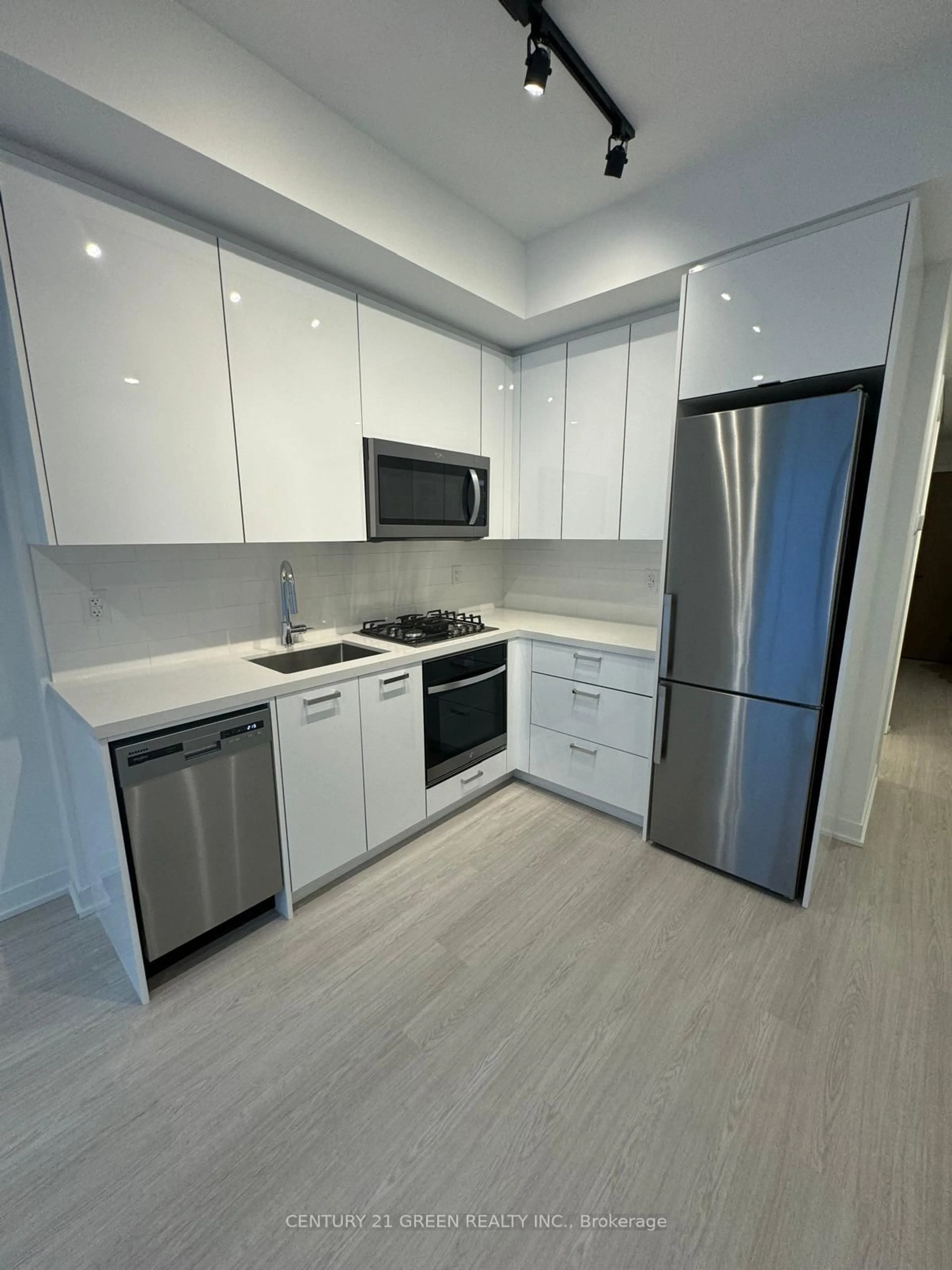 Standard kitchen, unknown for 195 McCaul St #411, Toronto Ontario M5T 1W6