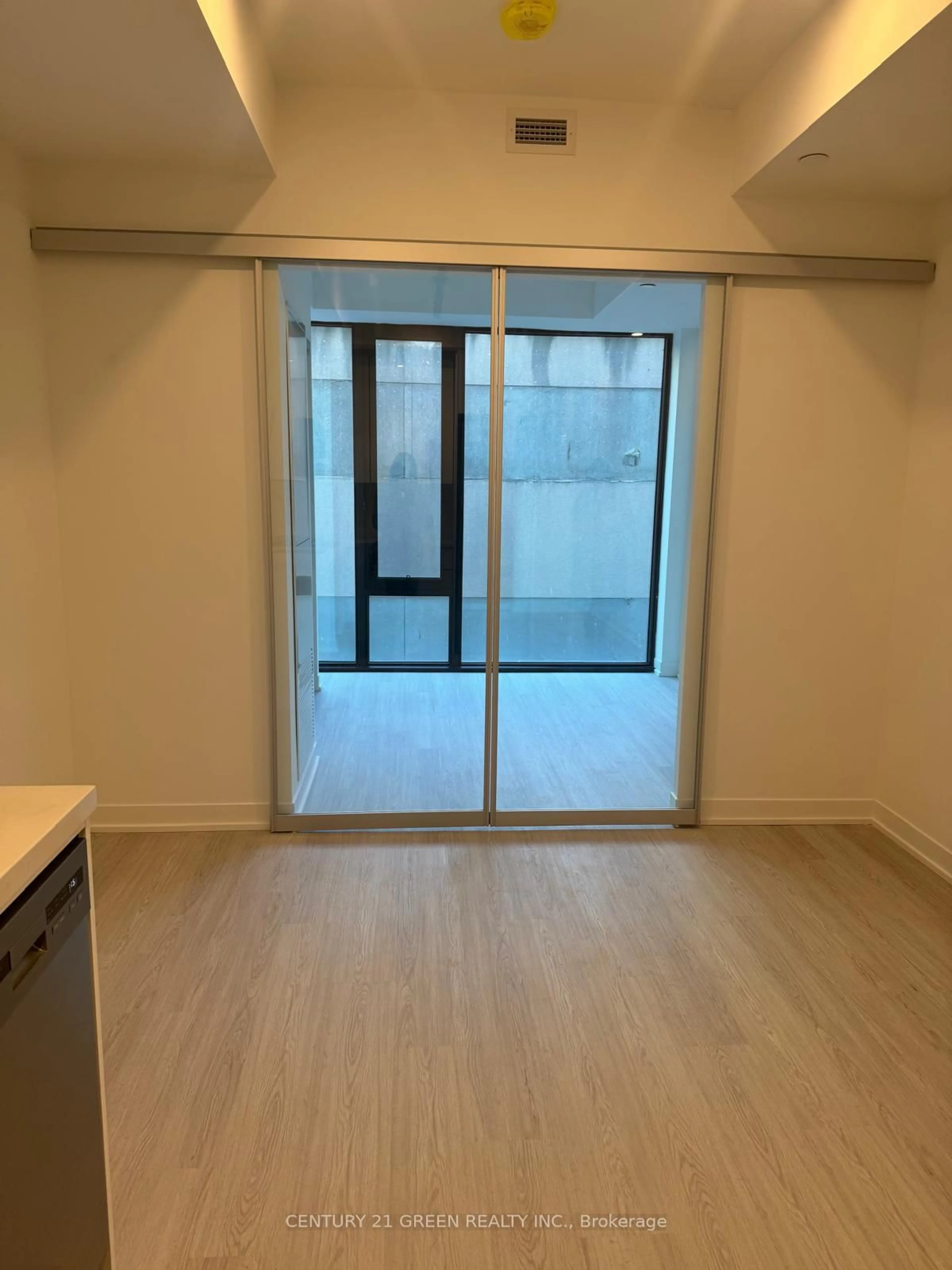 A pic of a room for 195 McCaul St #411, Toronto Ontario M5T 1W6