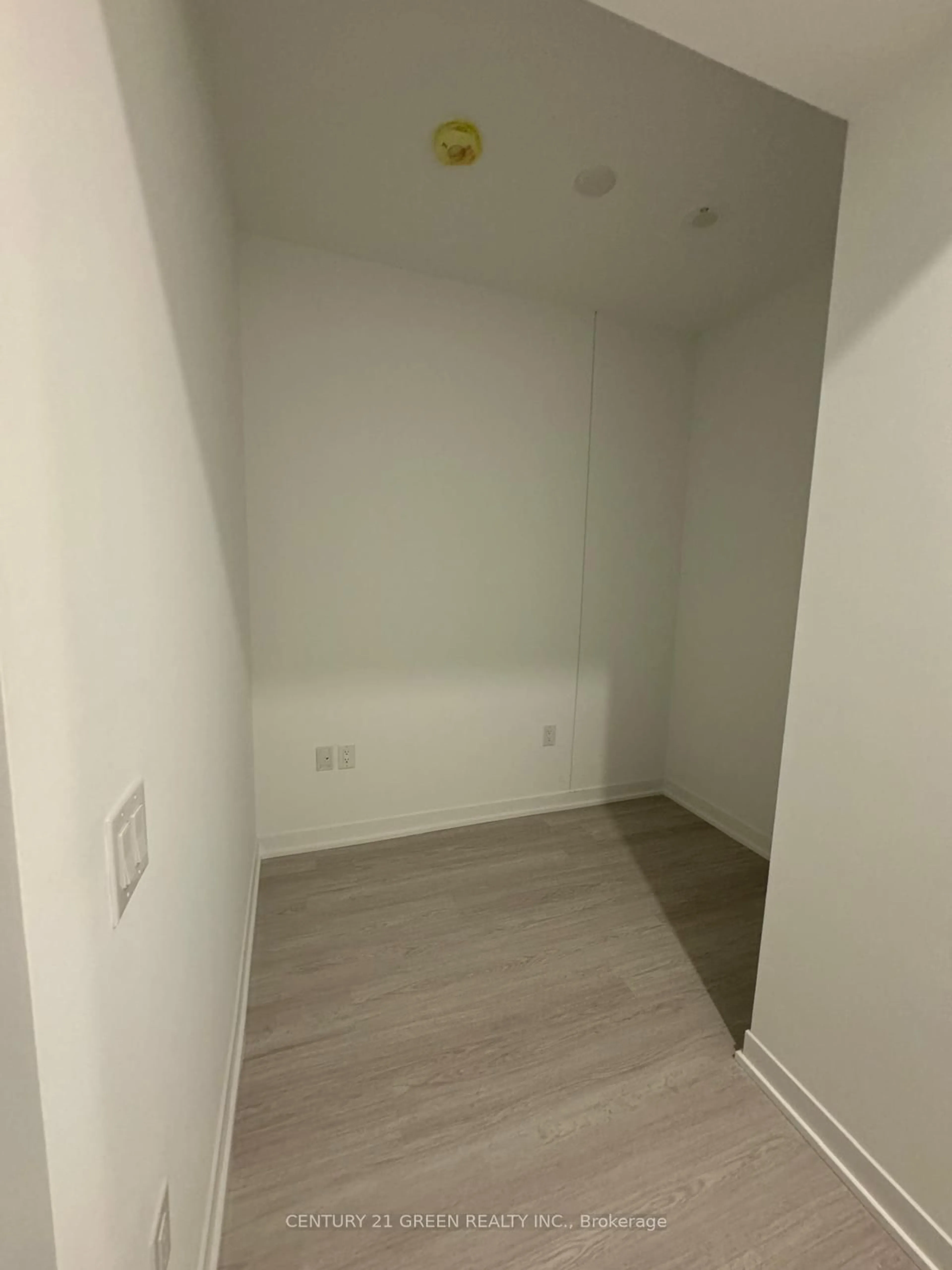 A pic of a room for 195 McCaul St #411, Toronto Ontario M5T 1W6