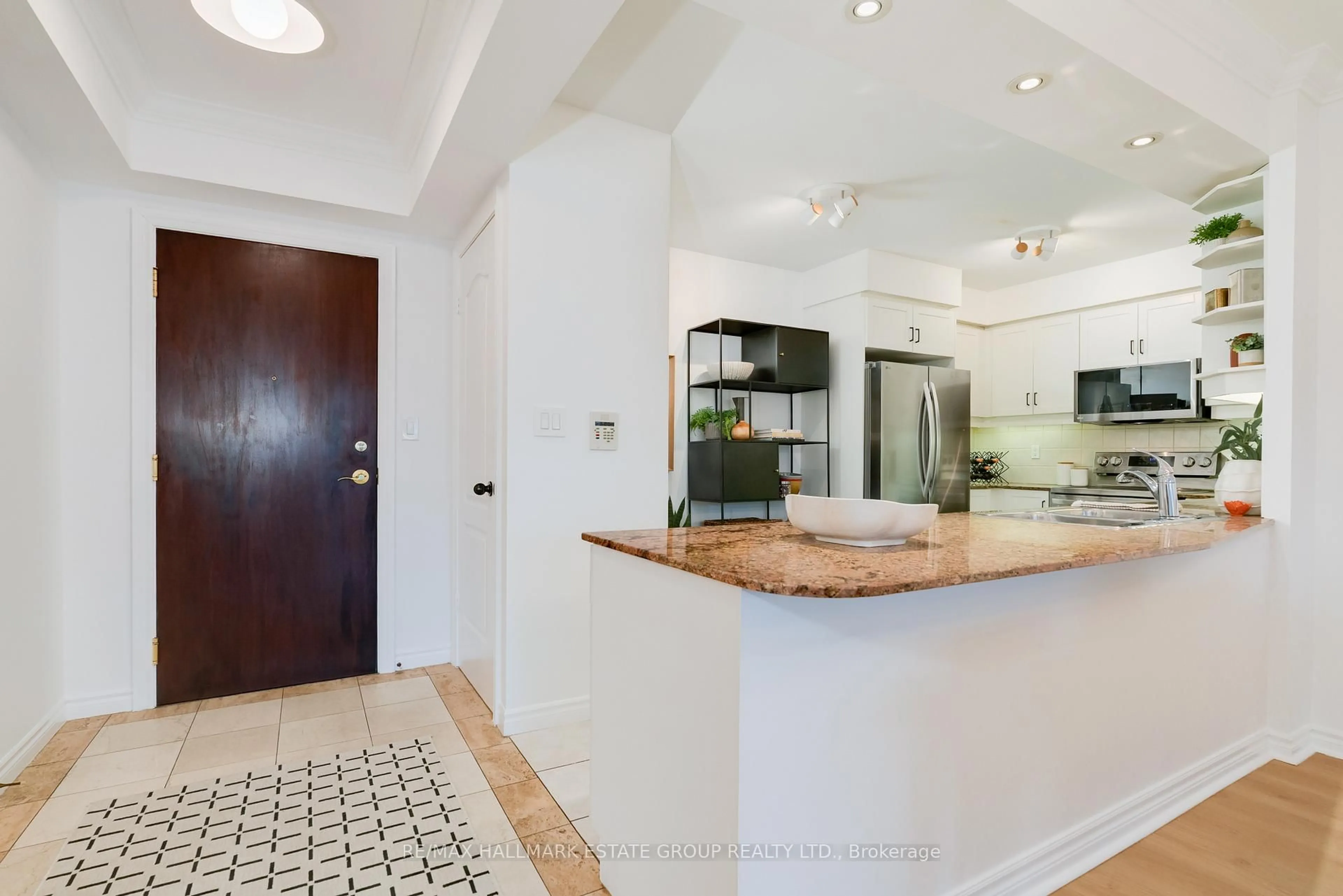 Unknown for 28 William Carson Cres #723, Toronto Ontario M2P 2H1