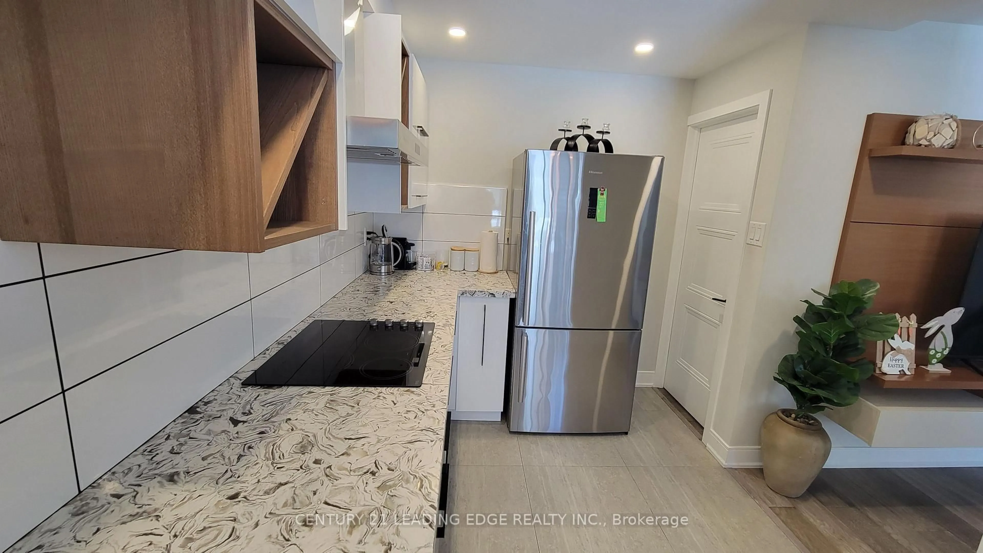 Standard kitchen, ceramic/tile floor for 177 Linus Rd #314, Toronto Ontario M2J 4S5