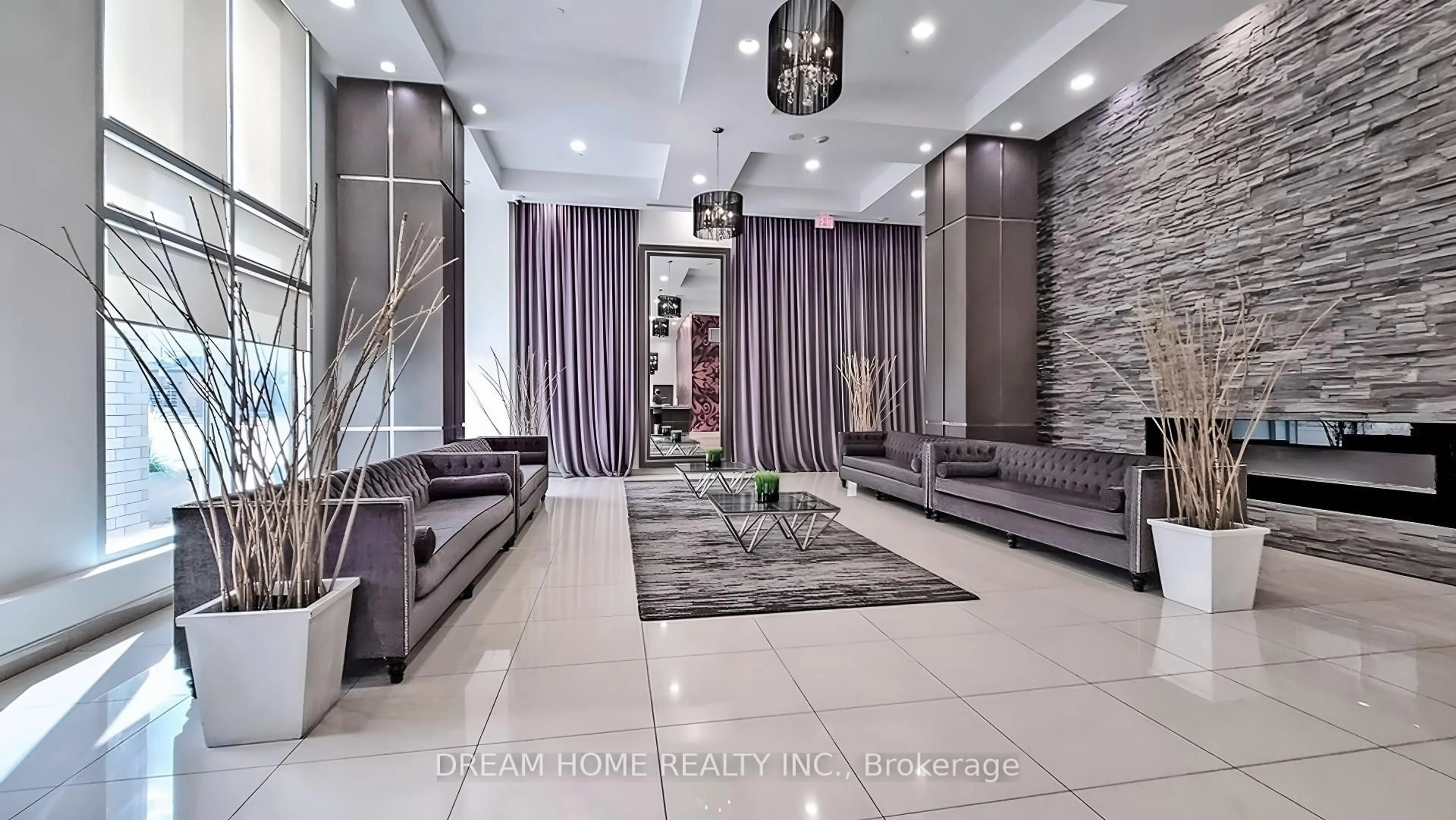 Lobby for 2756 Old Leslie St #721, Toronto Ontario M2K 0E2