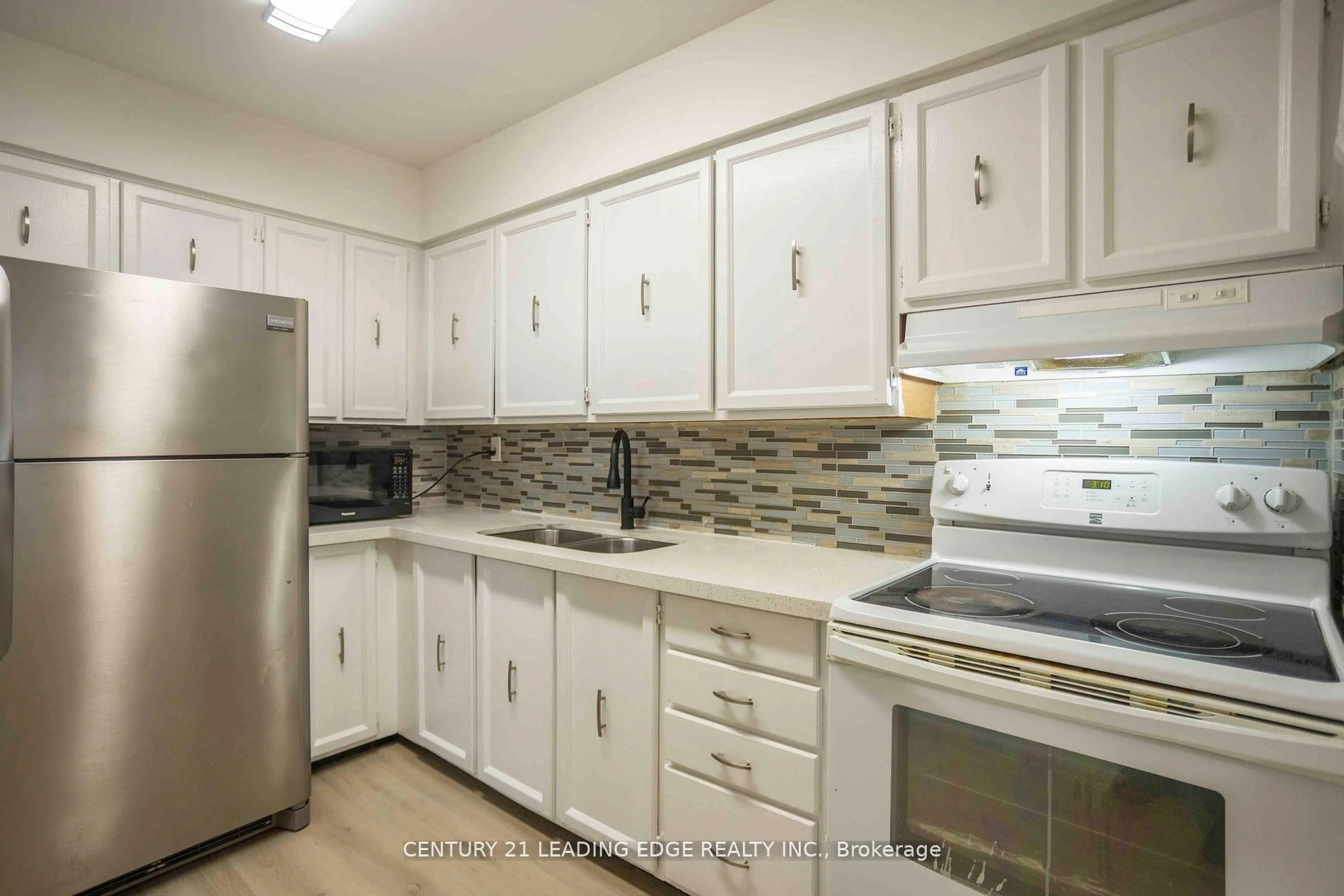 Standard kitchen, unknown for 1338 York Mills Rd #1609, Toronto Ontario M3A 3M3