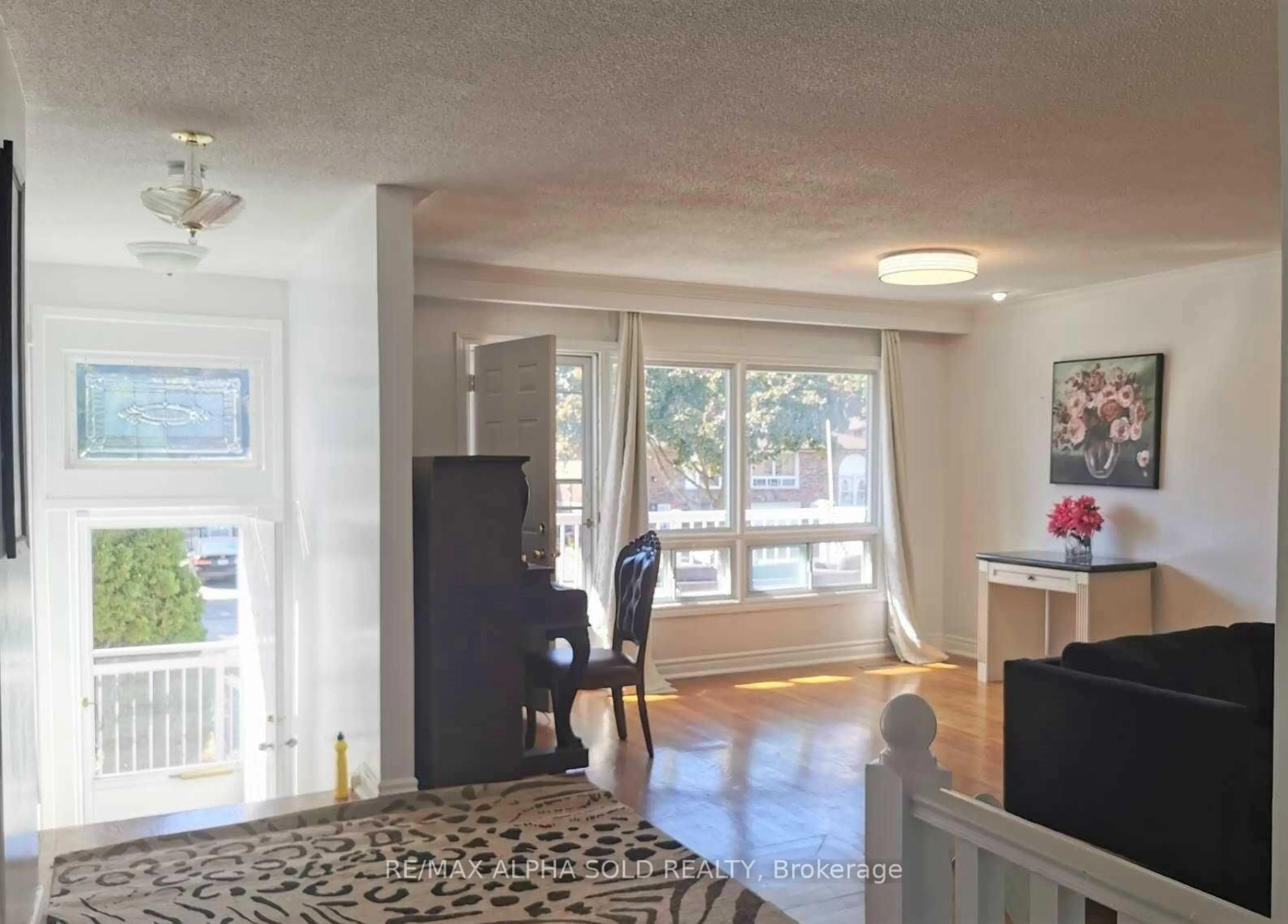 Living room with furniture, unknown for 155 Edmonton Dr, Toronto Ontario M2J 3X3