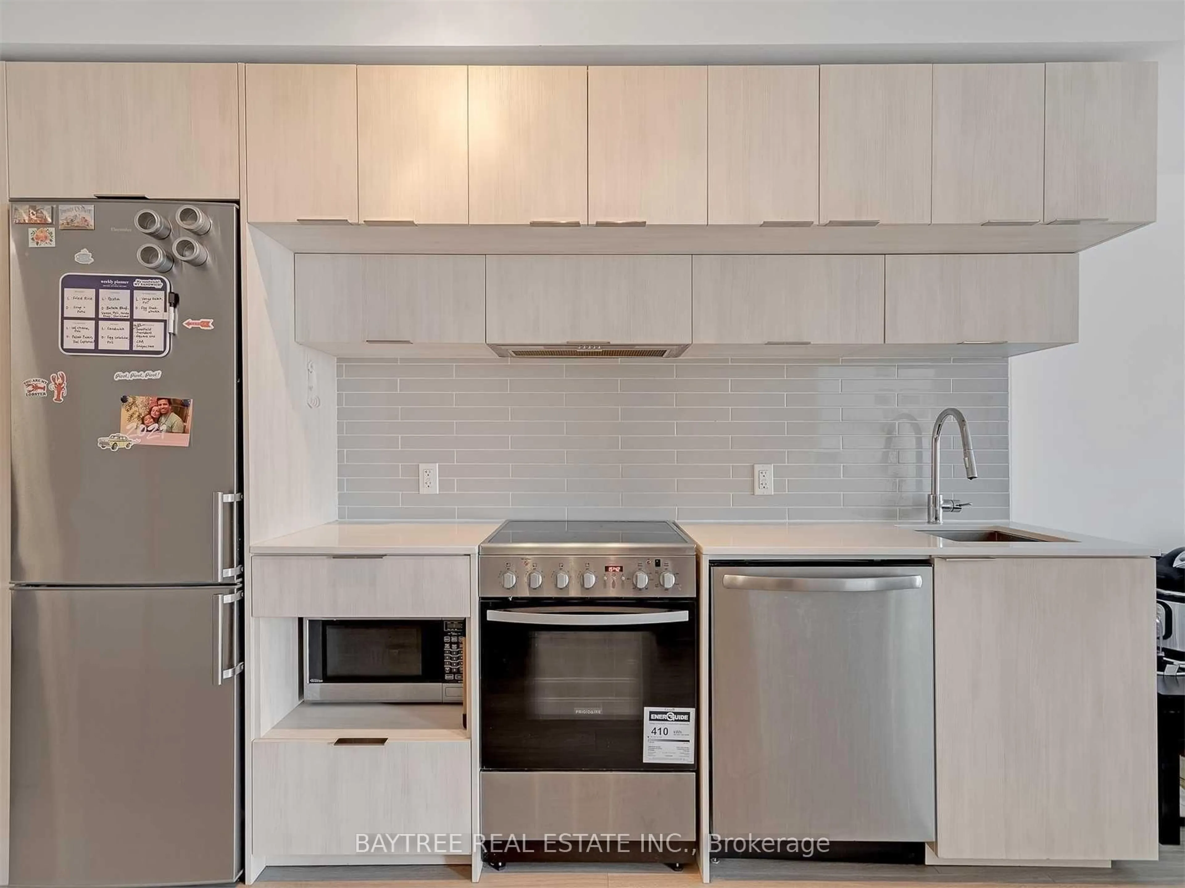 Standard kitchen, ceramic/tile floor for 181 Dundas St #4802, Toronto Ontario M5A 0N5