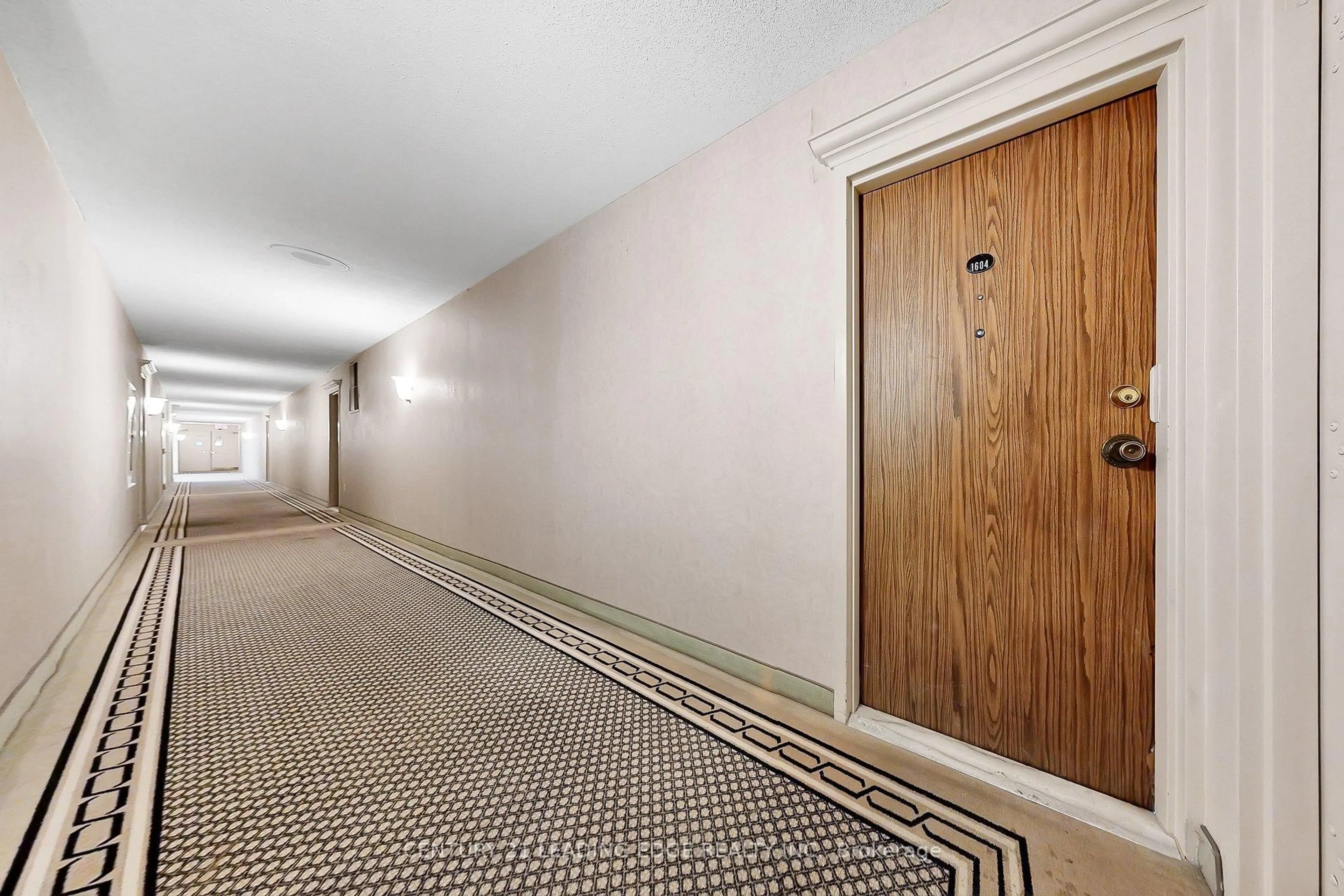 Indoor foyer for 260 Seneca Hill Dr #1604, Toronto Ontario M2J 4S6