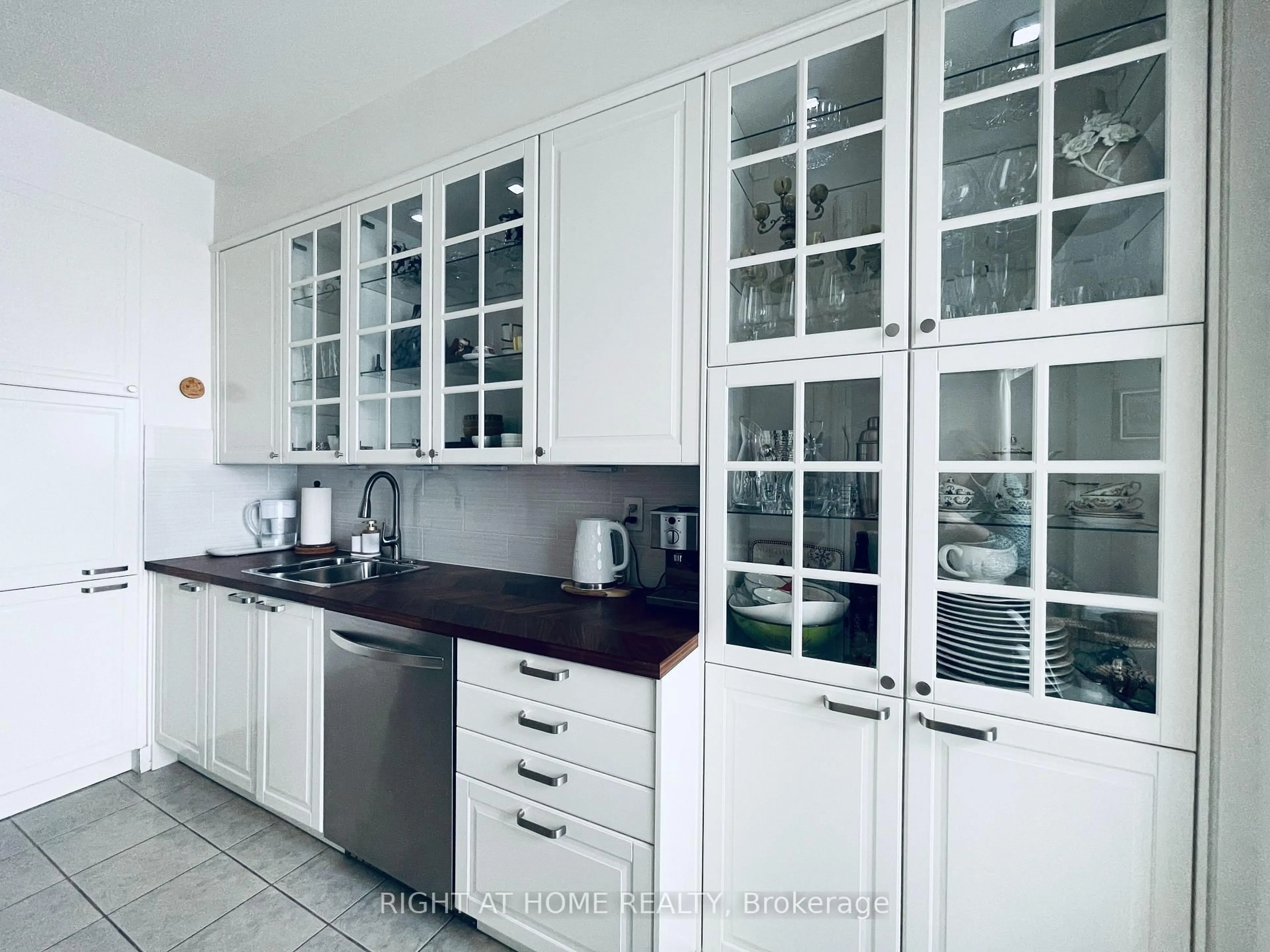 Unknown for 188 Doris Ave #Lph06, Toronto Ontario M2N 6Z5