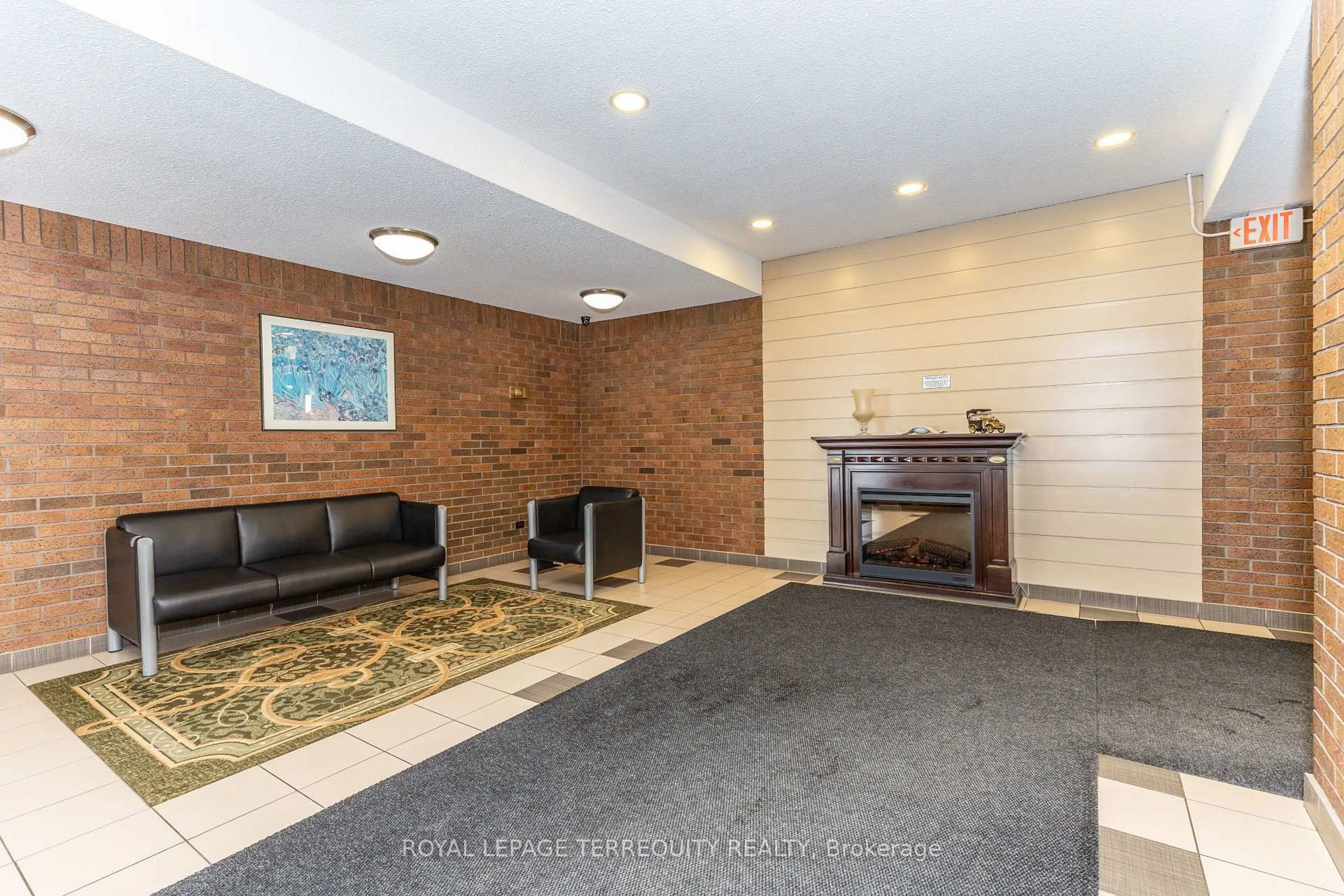 Lobby for 30 Sunrise Ave #202, Toronto Ontario M4A 2R3