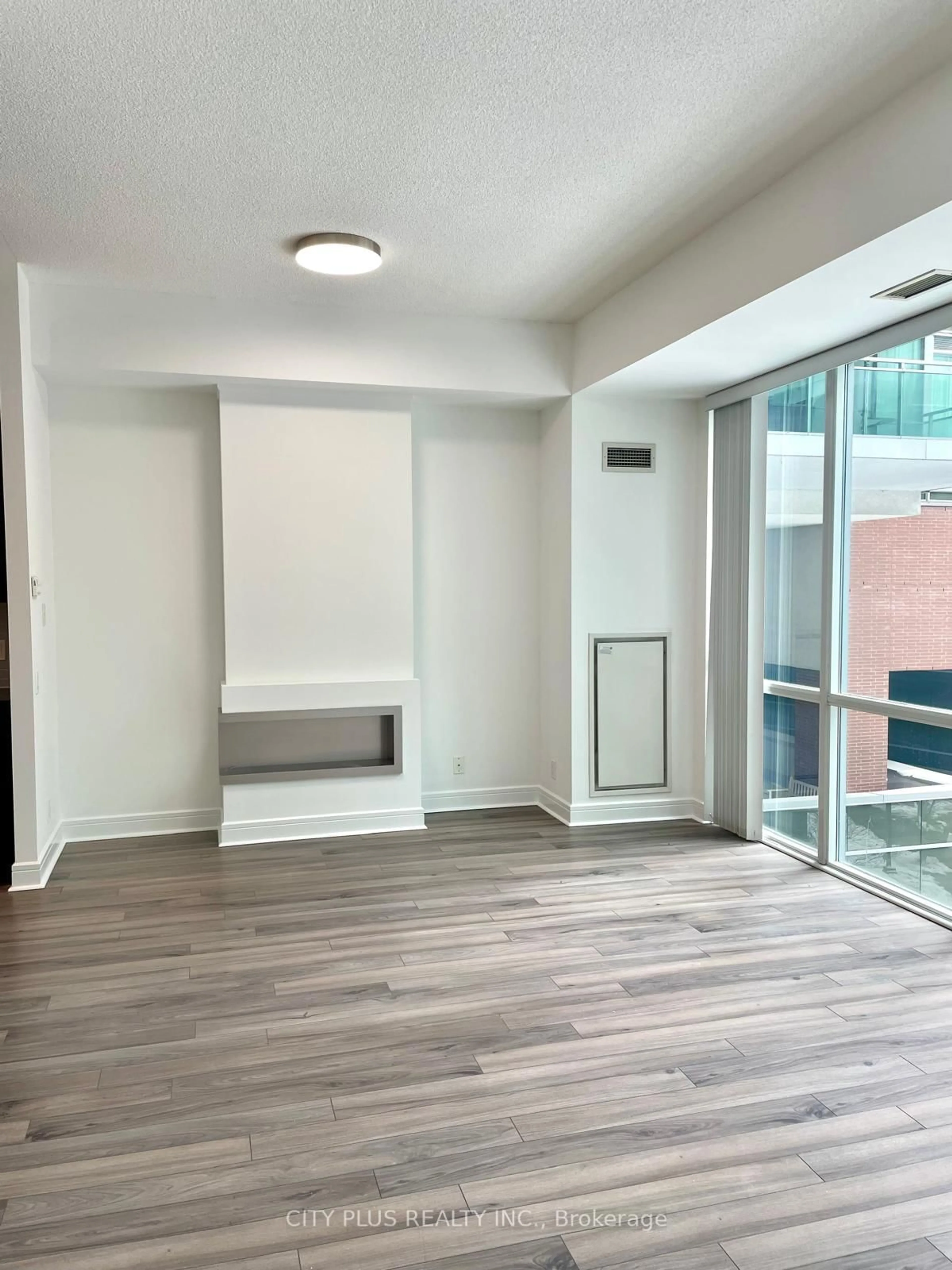 Unknown for 112 George St #S304, Toronto Ontario M5A 2M5