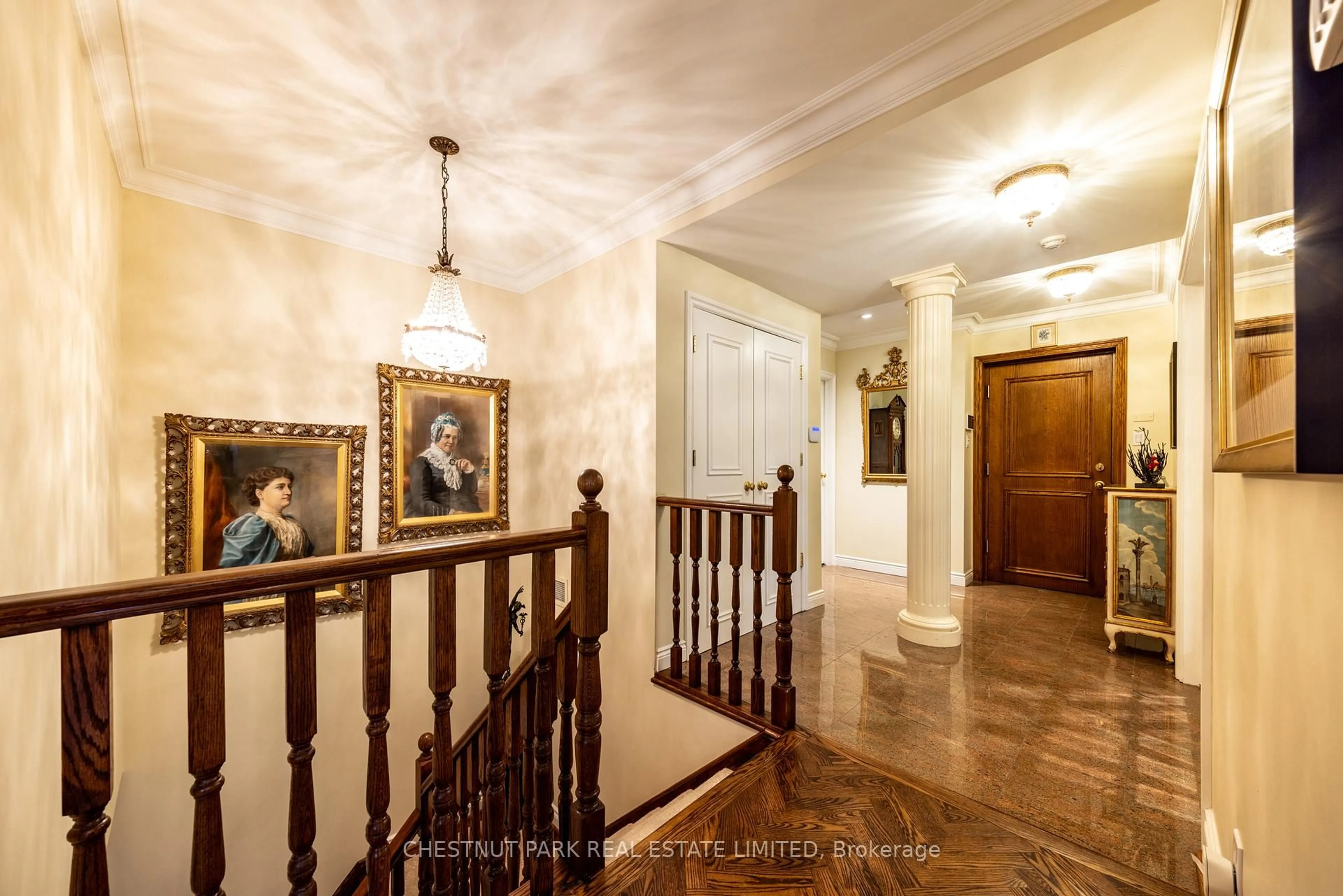 Indoor foyer for 2 Doncliffe Pl #102B, Toronto Ontario M4N 2R1