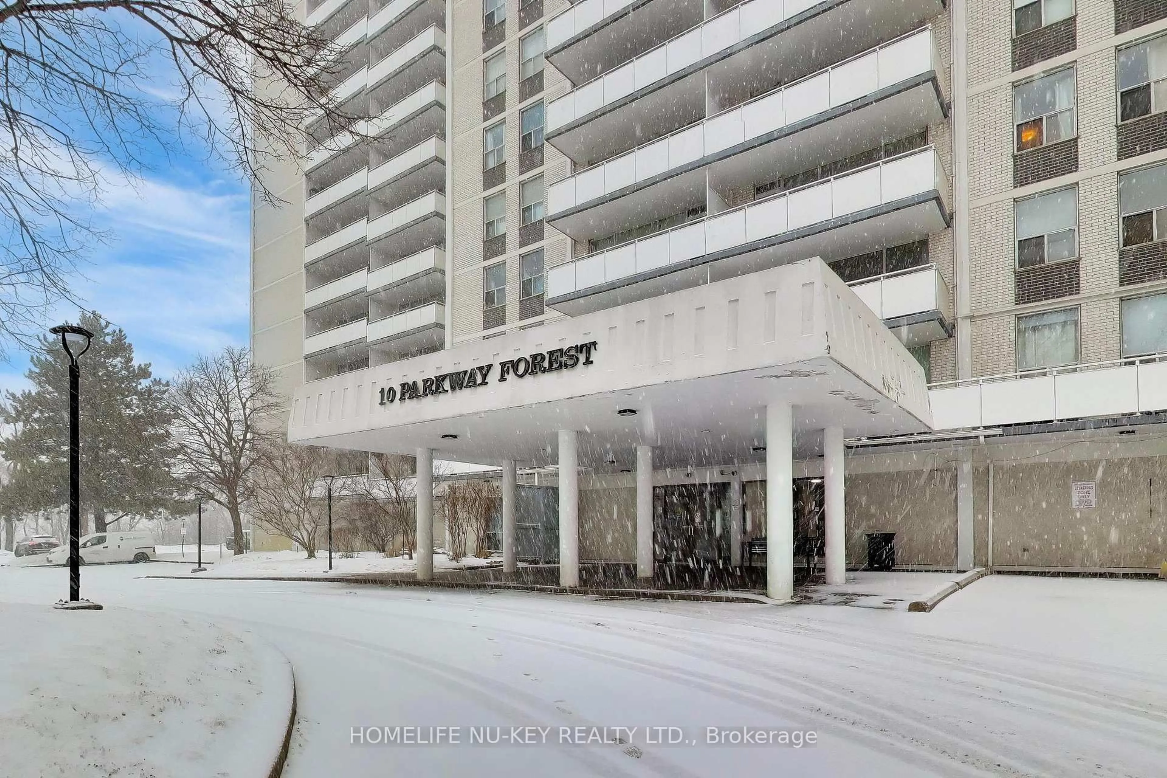 Indoor foyer for 10 Parkway Forest Dr #208, Toronto Ontario M2J 1L3