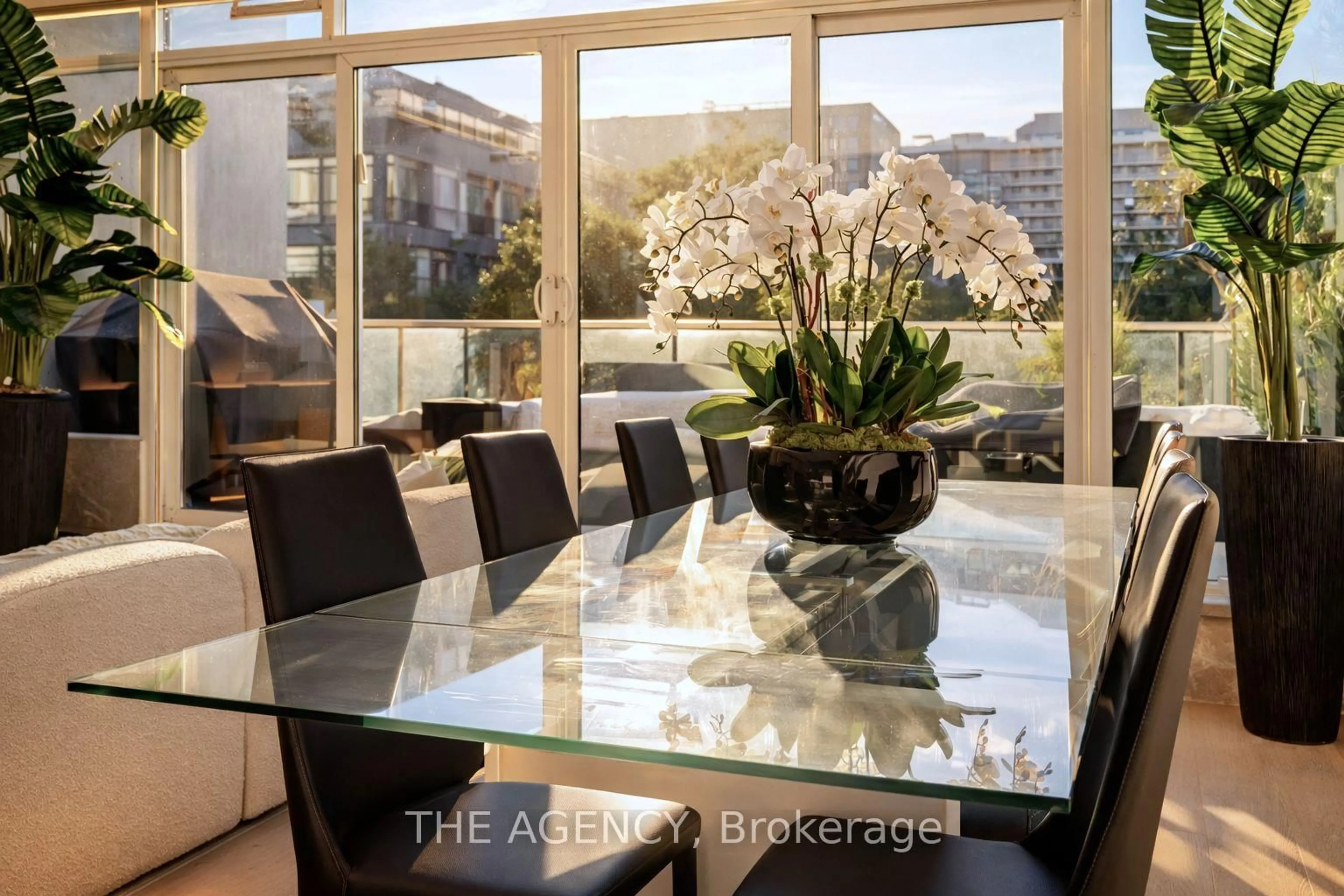 Dining room, ceramic/tile floor for 75 Portland St #704, Toronto Ontario M5V 2M9