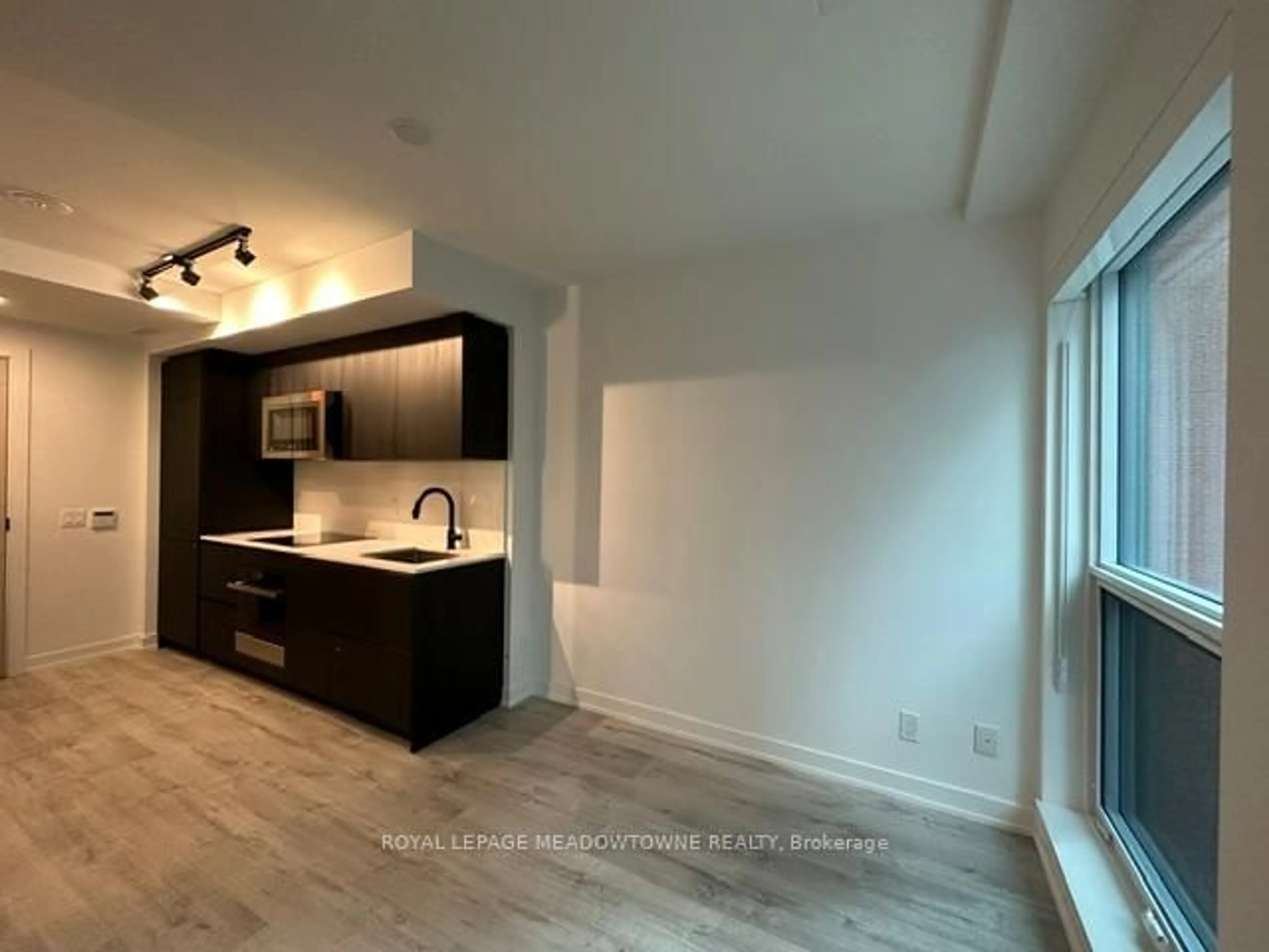 Open concept kitchen, unknown for 327 King St #604, Toronto Ontario M5V 0W7