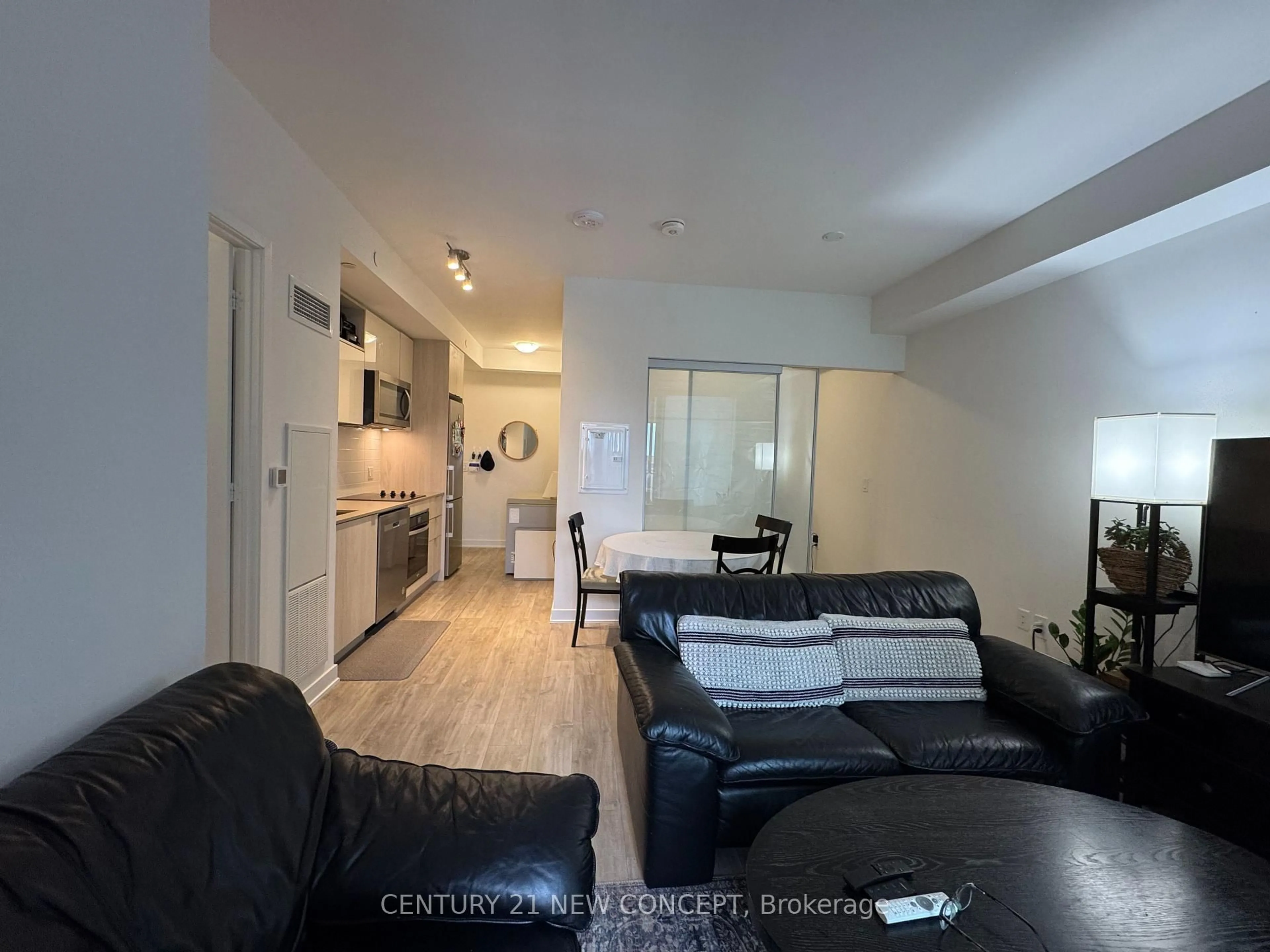 A pic of a room for 135 Lower Sherbourne St #738, Toronto Ontario M5A 0W8