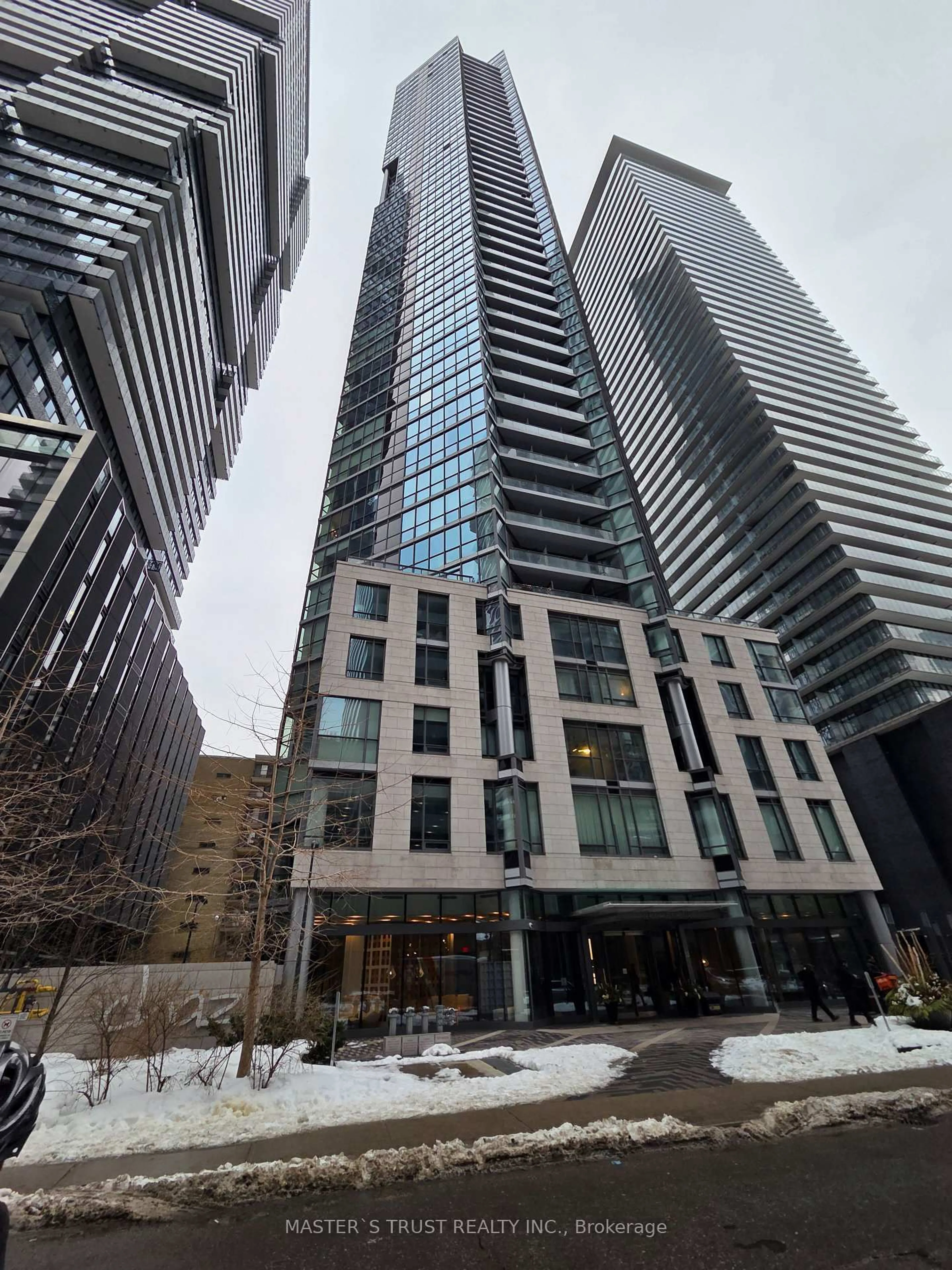 Indoor foyer for 45 Charles St #310, Toronto Ontario M4Y 1S2