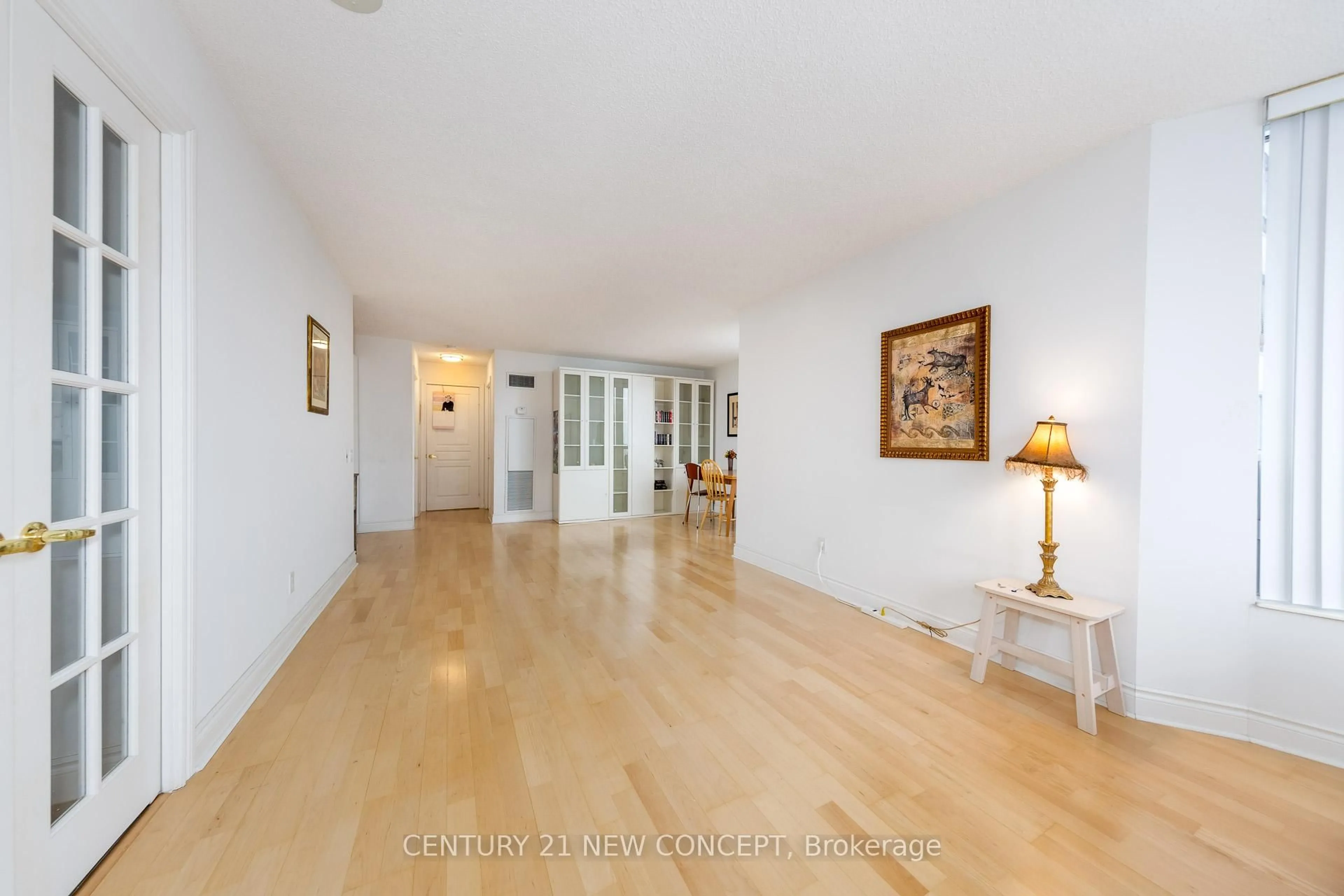Indoor foyer for 5 Northtown Way #712, Toronto Ontario M2N 7A1