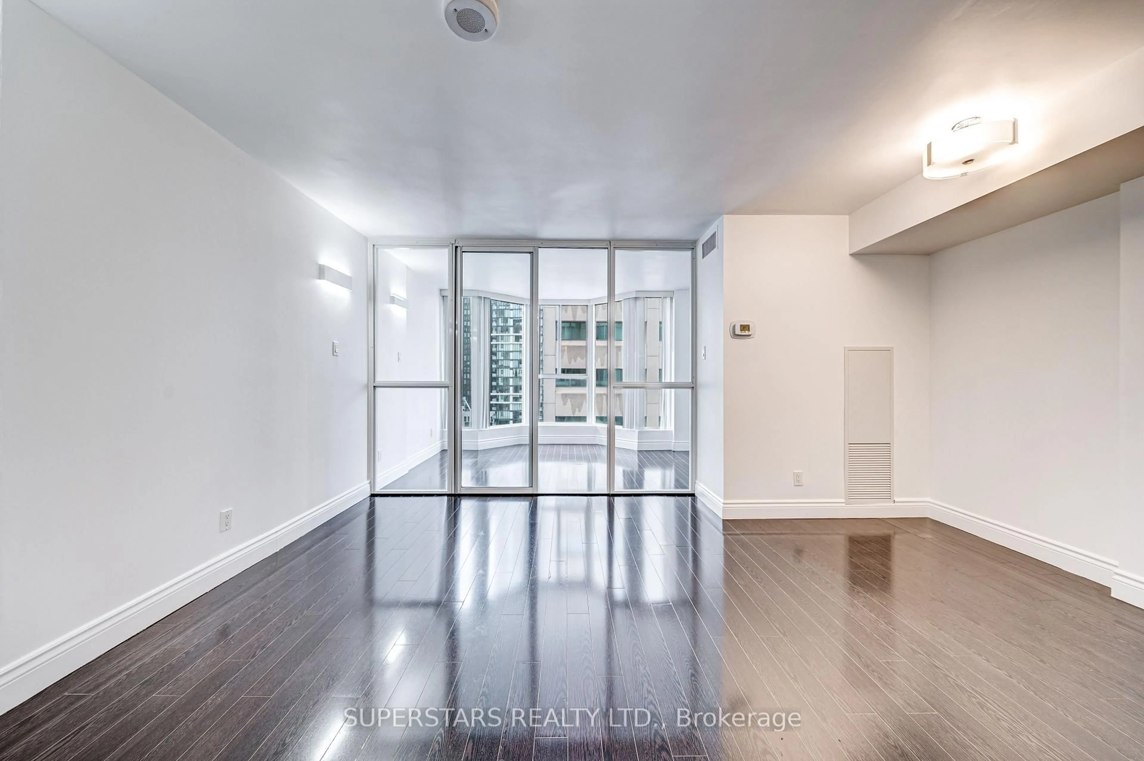 Indoor foyer for 55 Centre Ave #2104, Toronto Ontario M5G 2H5