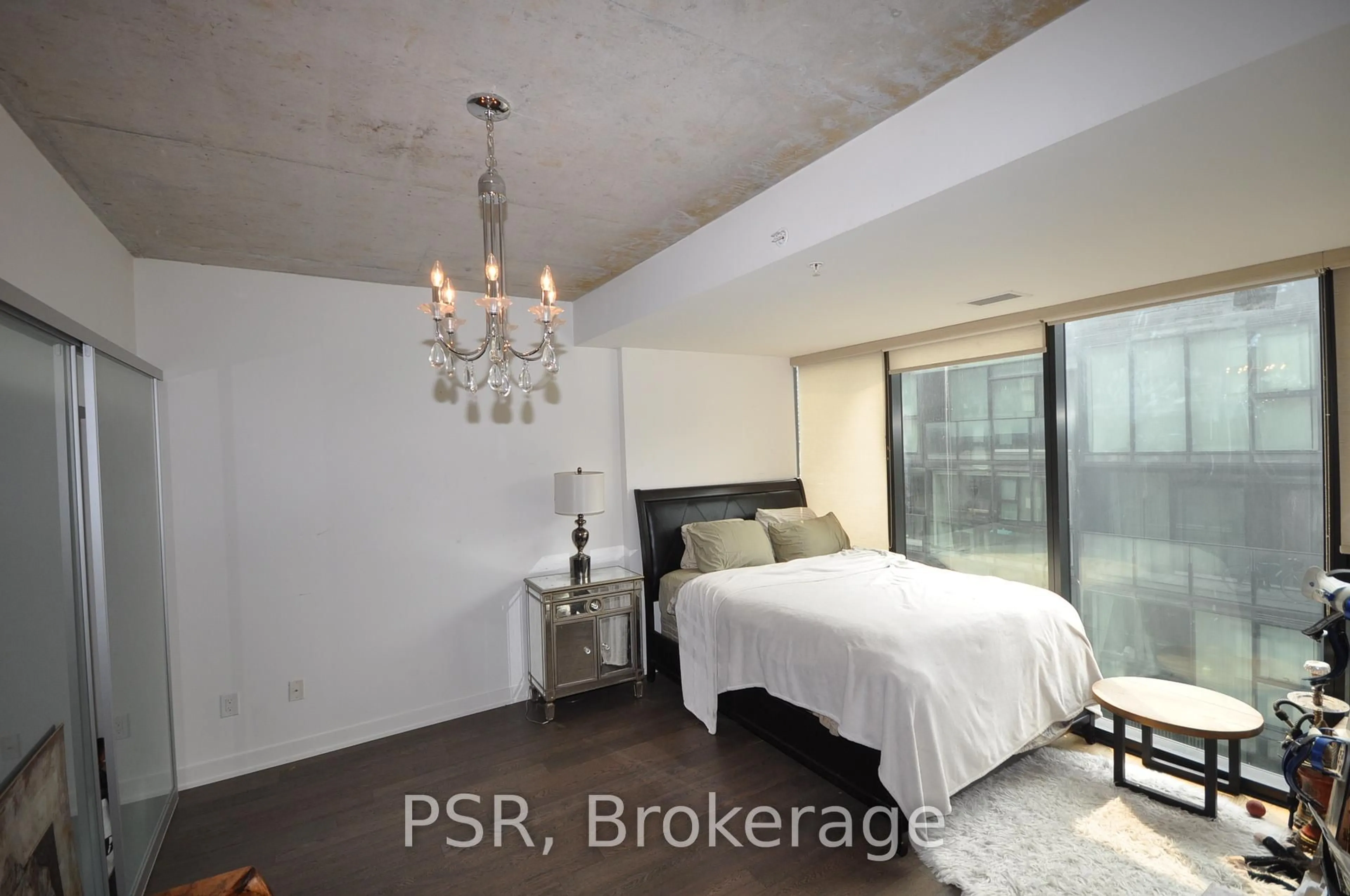 A pic of a room for 629 King St #1009, Toronto Ontario M5V 0G9