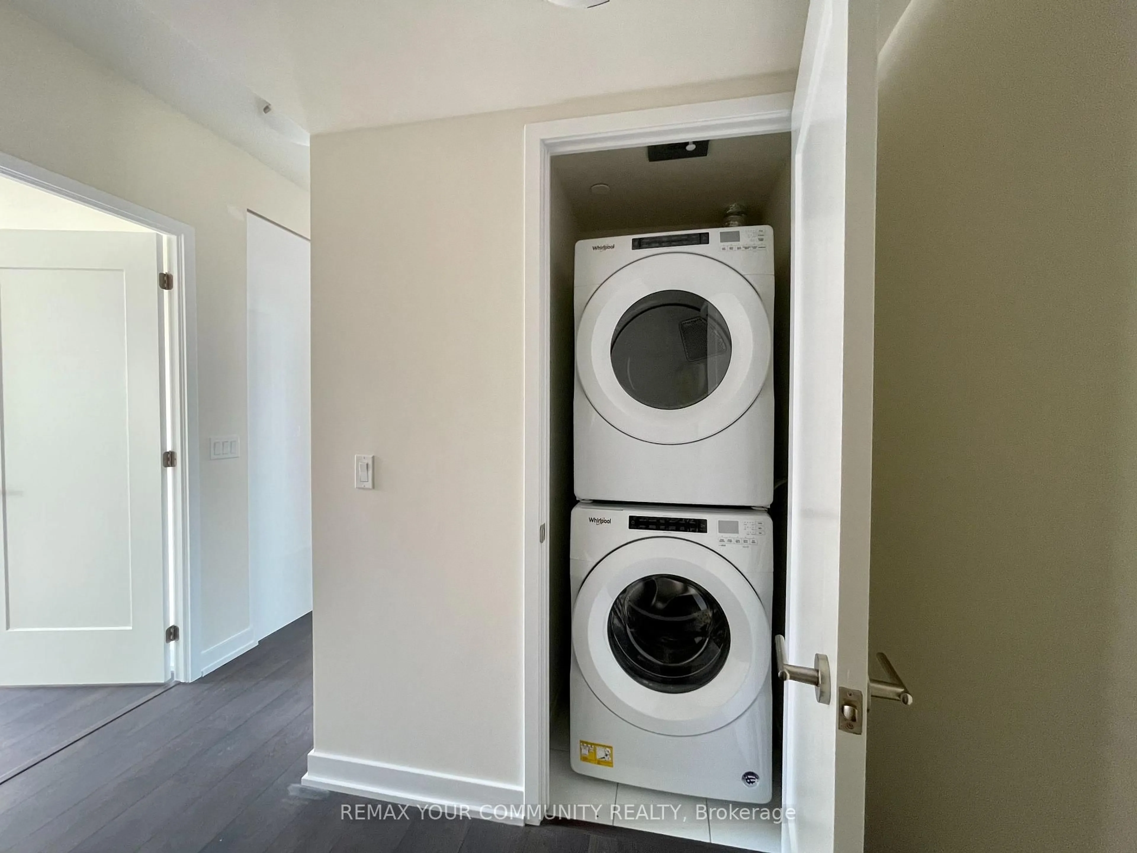 Laundry room for 99 John St #4007, Toronto Ontario M5V 0S6