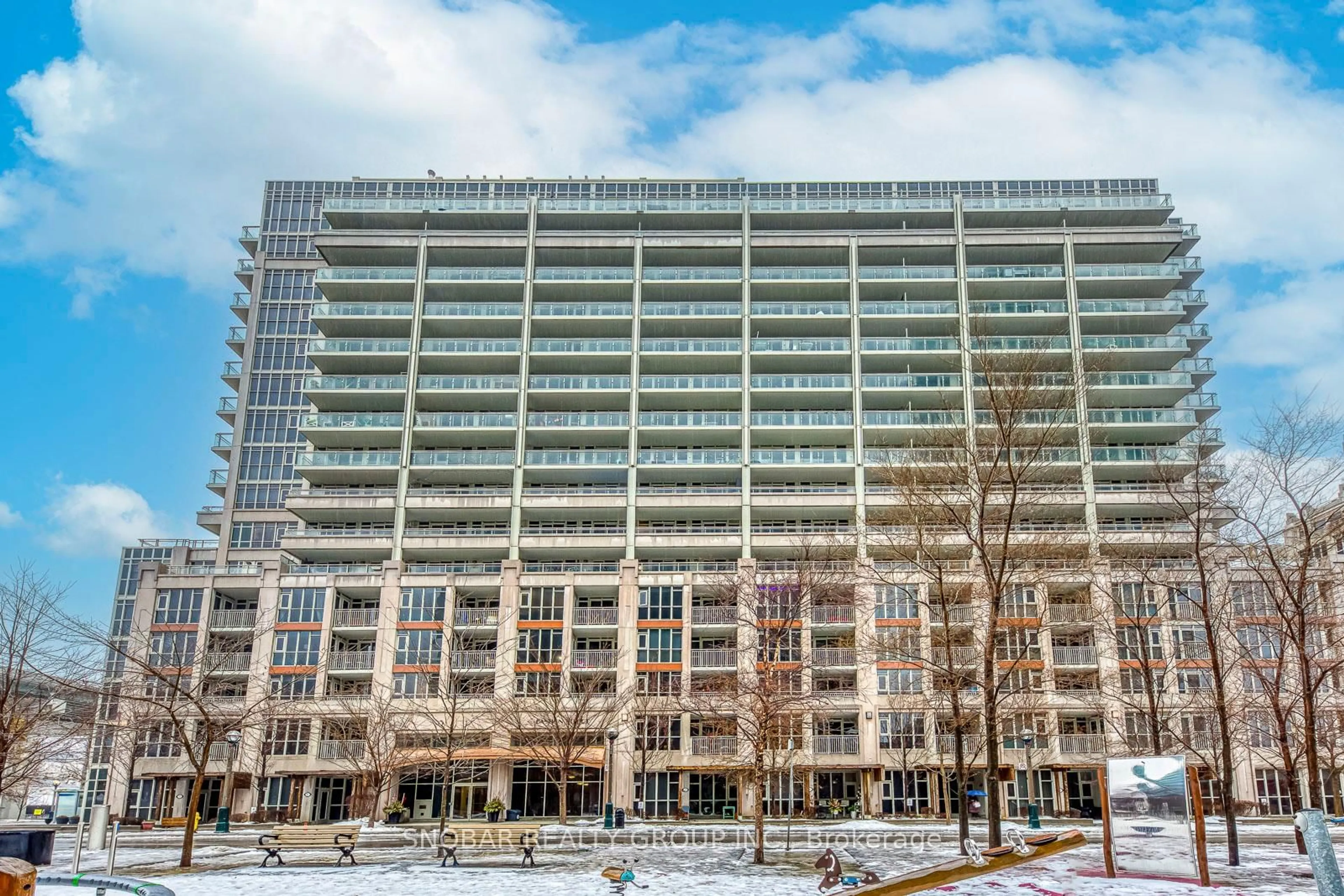 Indoor foyer for 35 Bastion St #306, Toronto Ontario M5V 0C2