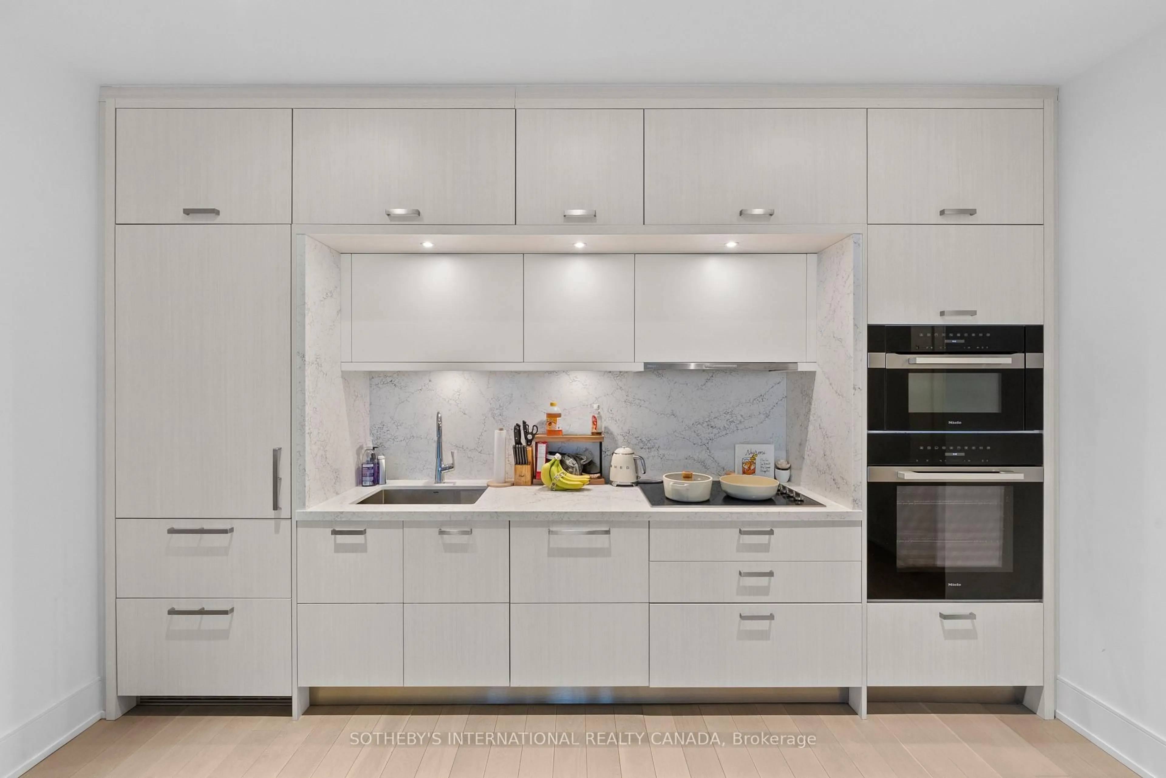 Contemporary kitchen, ceramic/tile floor for 155 Merchants' Wharf #932, Toronto Ontario M5A 0Y4