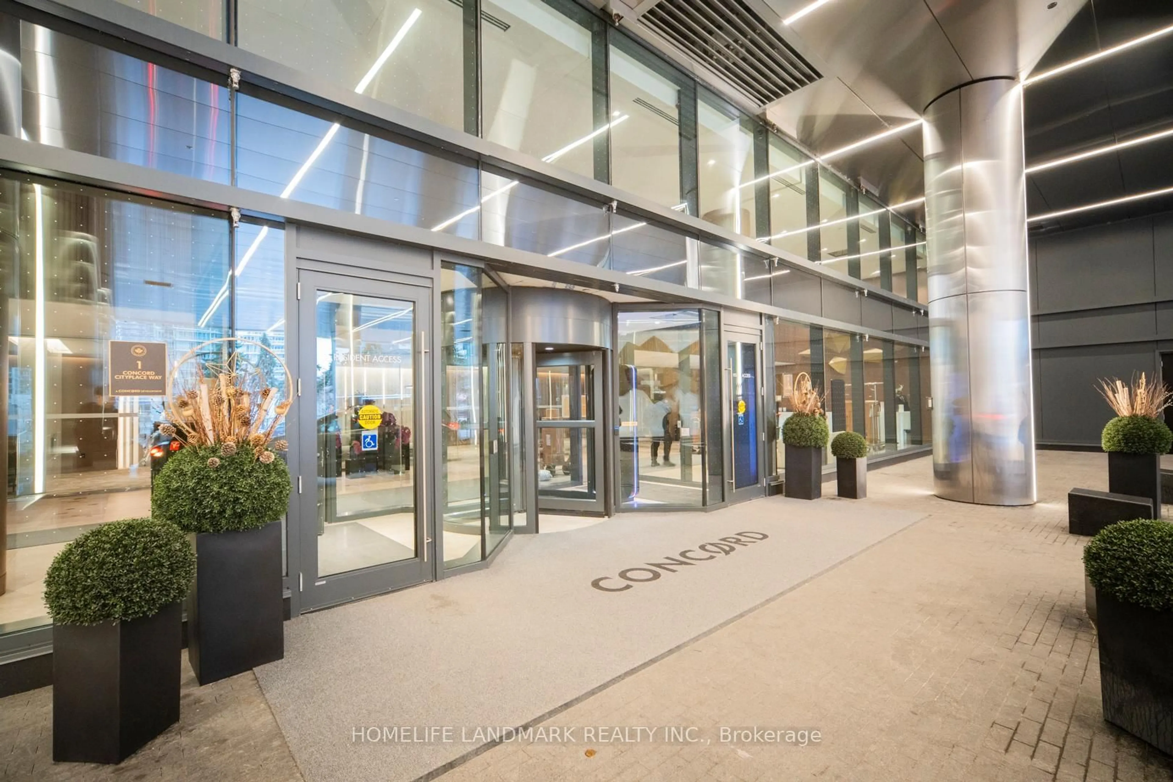 Indoor foyer for 1 Concord Cityplace Way #2315, Toronto Ontario M5V 0X3