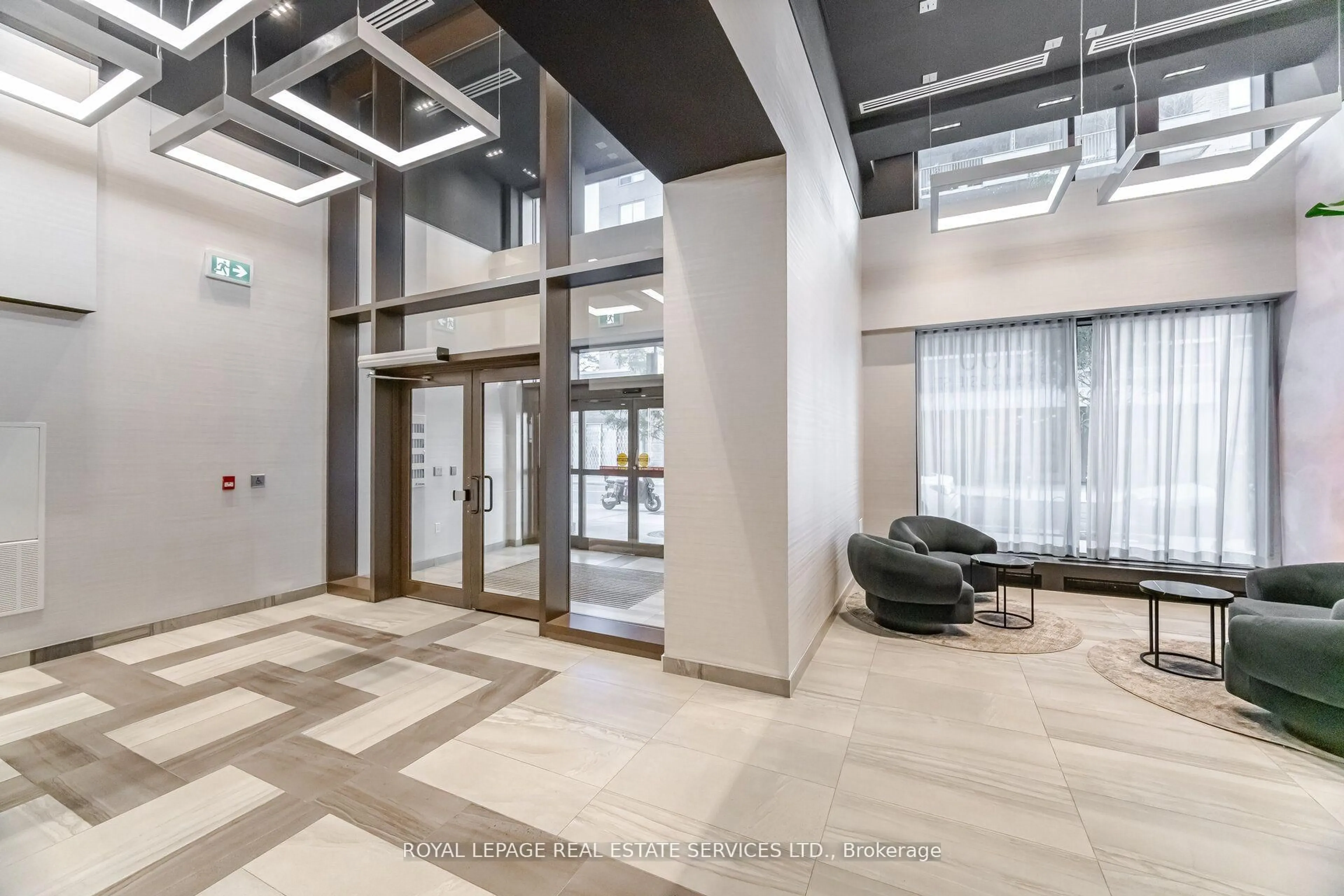 Indoor foyer for 100 Dalhousie St #803, Toronto Ontario M5B 0C7