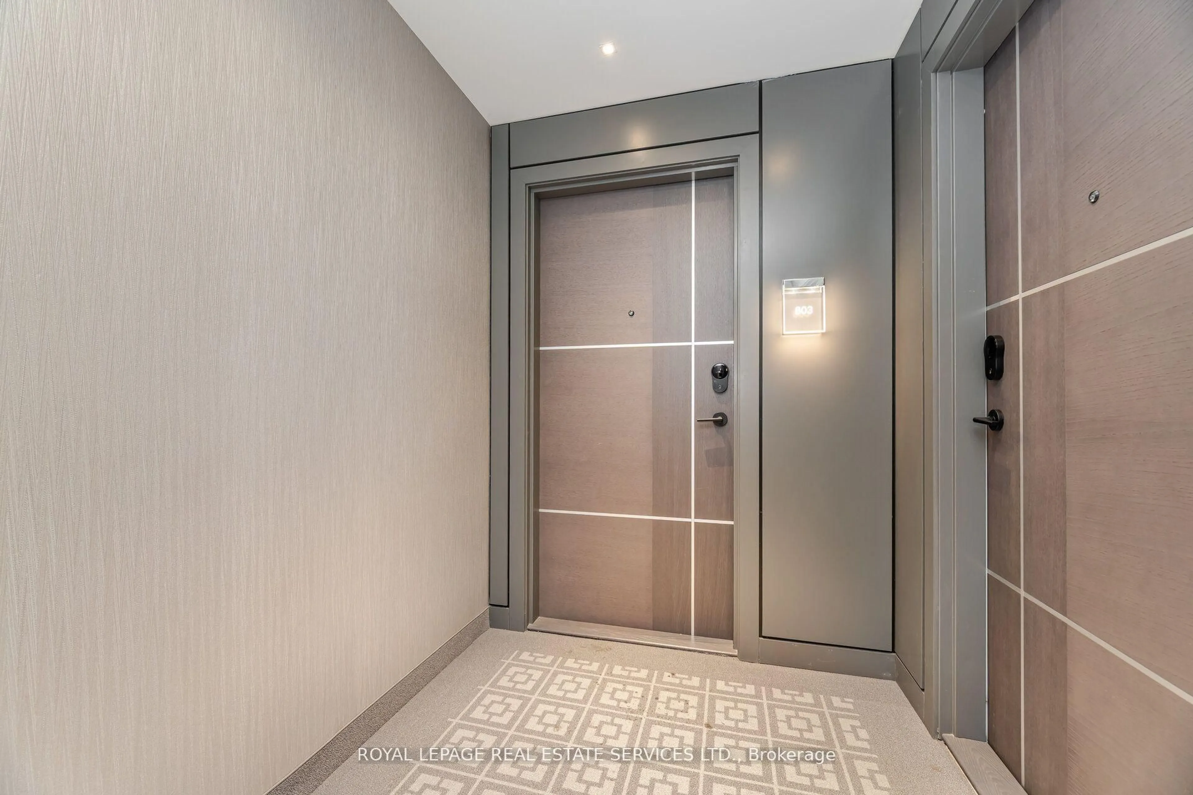 Indoor foyer for 100 Dalhousie St #803, Toronto Ontario M5B 0C7