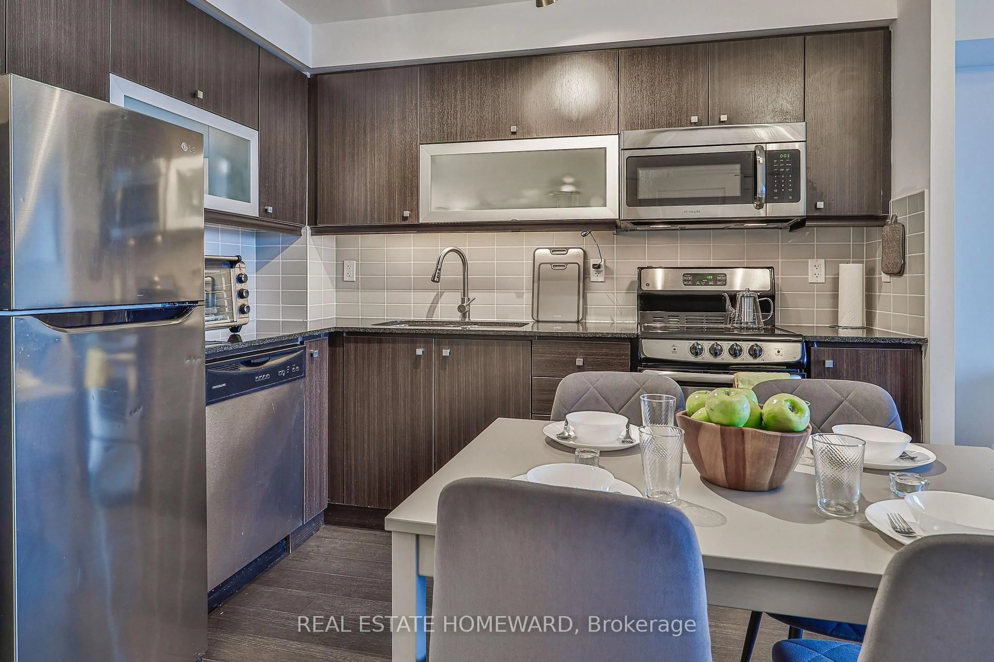 Standard kitchen, unknown for 2015 Sheppard Ave #2806, Toronto Ontario M2J 1W6