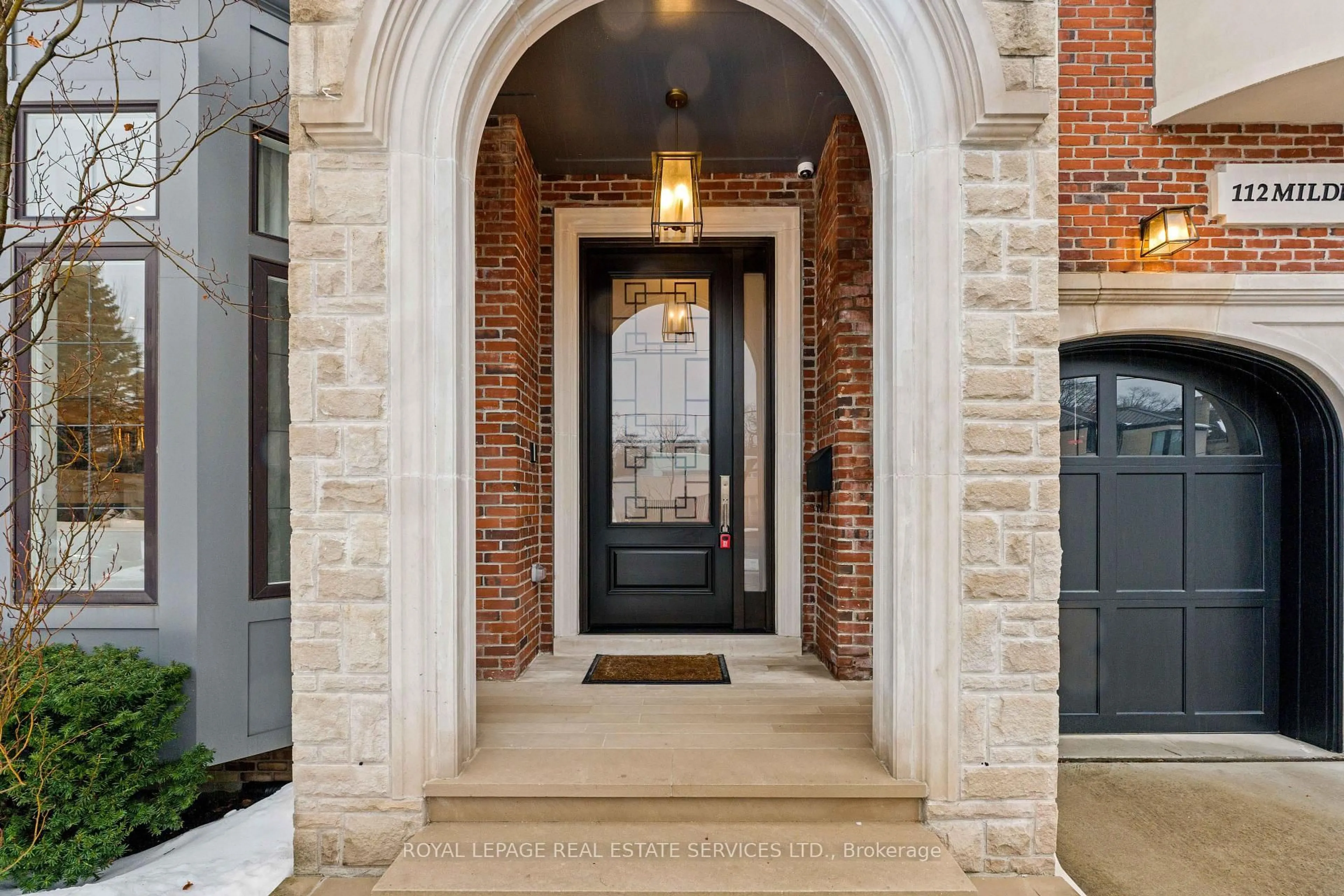 Indoor entryway for 112 Mildenhall Rd, Toronto Ontario M4N 3H5