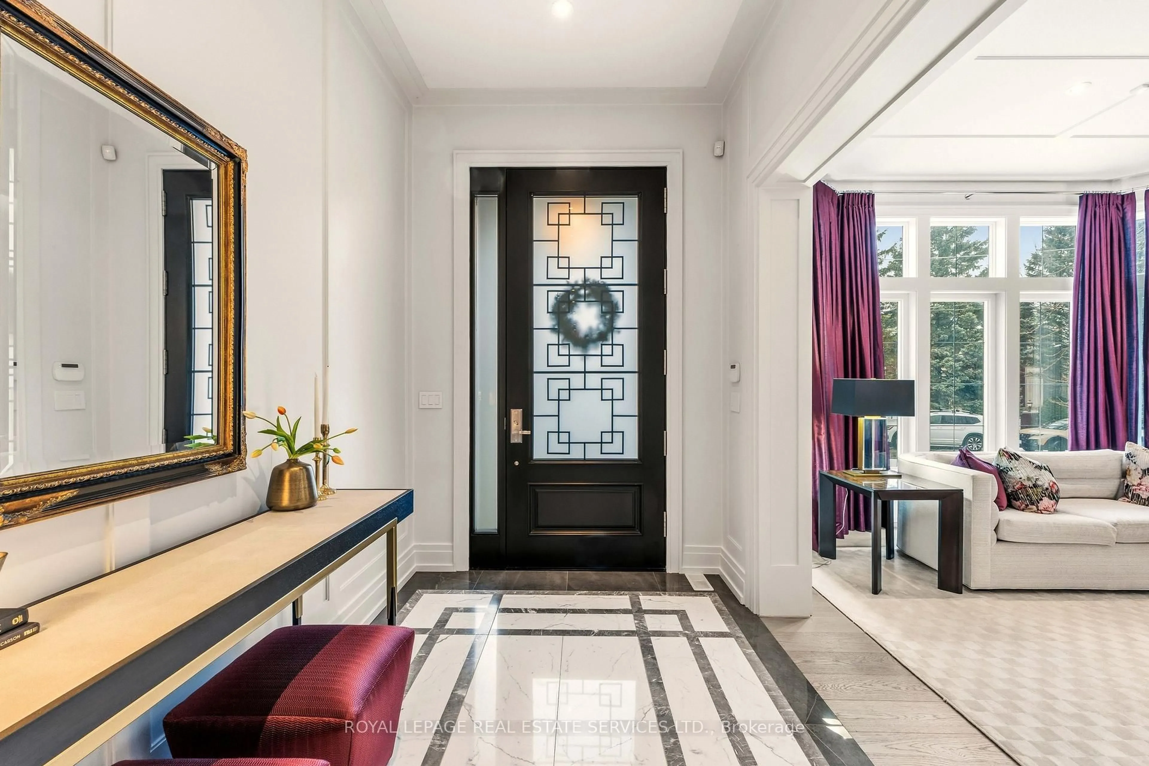 Indoor entryway for 112 Mildenhall Rd, Toronto Ontario M4N 3H5