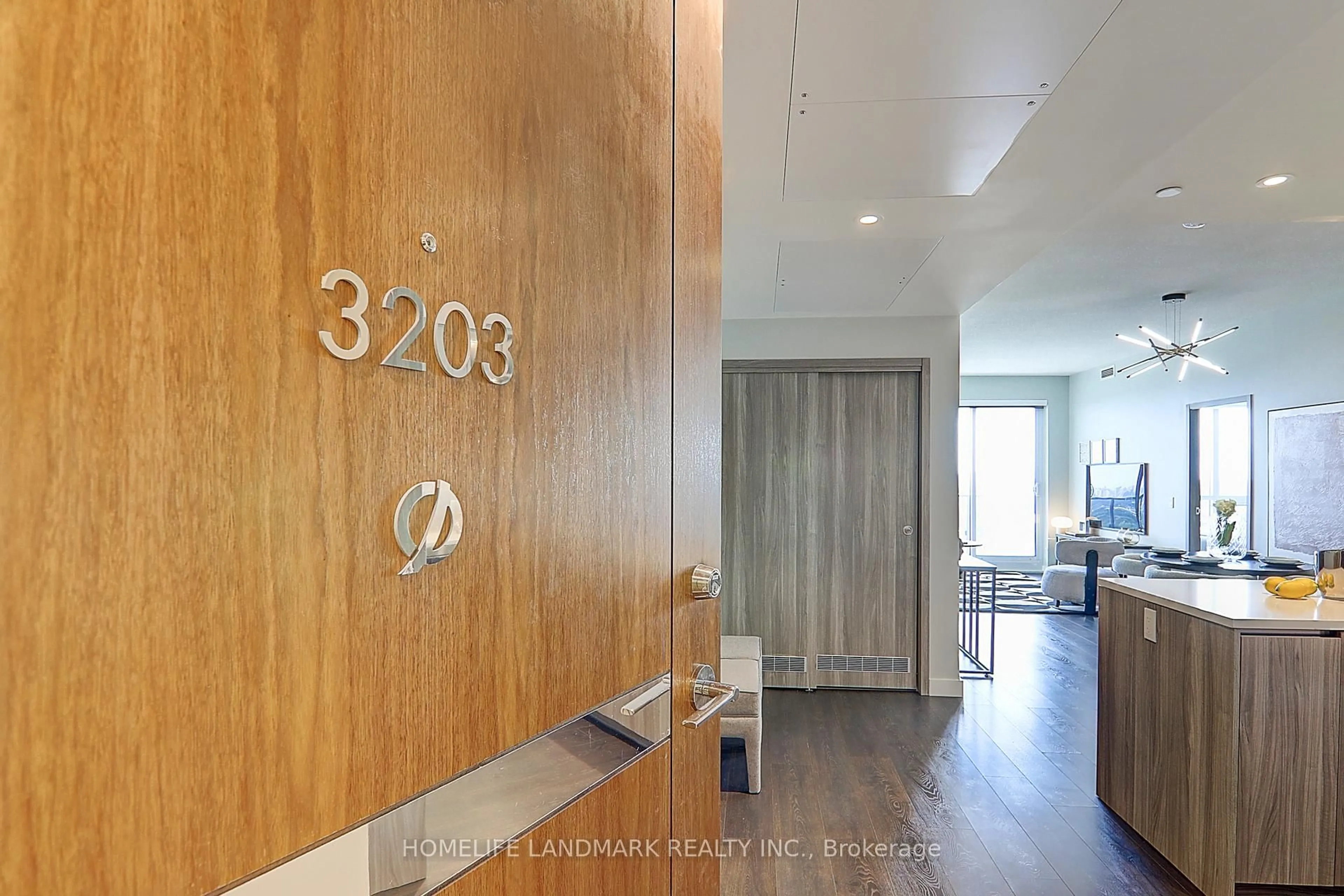 Indoor foyer for 95 Mcmahon Dr #3203, Toronto Ontario M2K 0H2